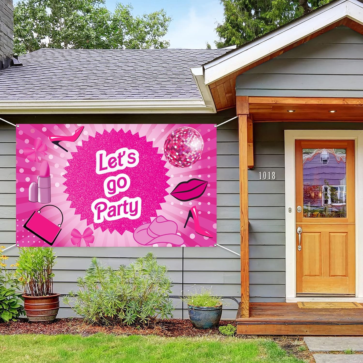 Cartel de fiesta con texto en inglés “Let’s Go” de color rosa intenso, cartel con temática de princesa, marco de fotos, fondo de fotografía para