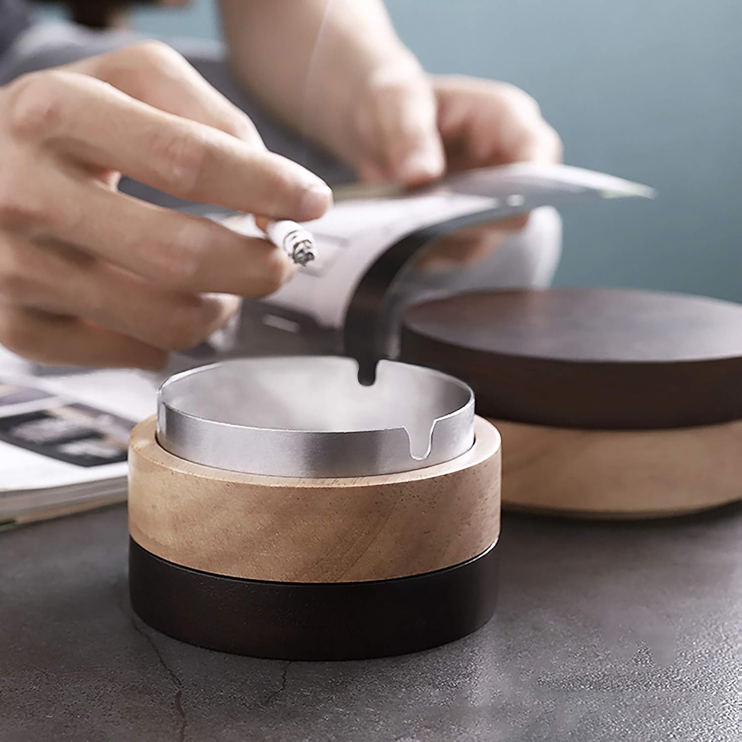 Cenicero con tapa, cenicero sin humo para malezas, ceniceros resistentes al viento para cigarrillos en interiores o exteriores, madera + bandeja de