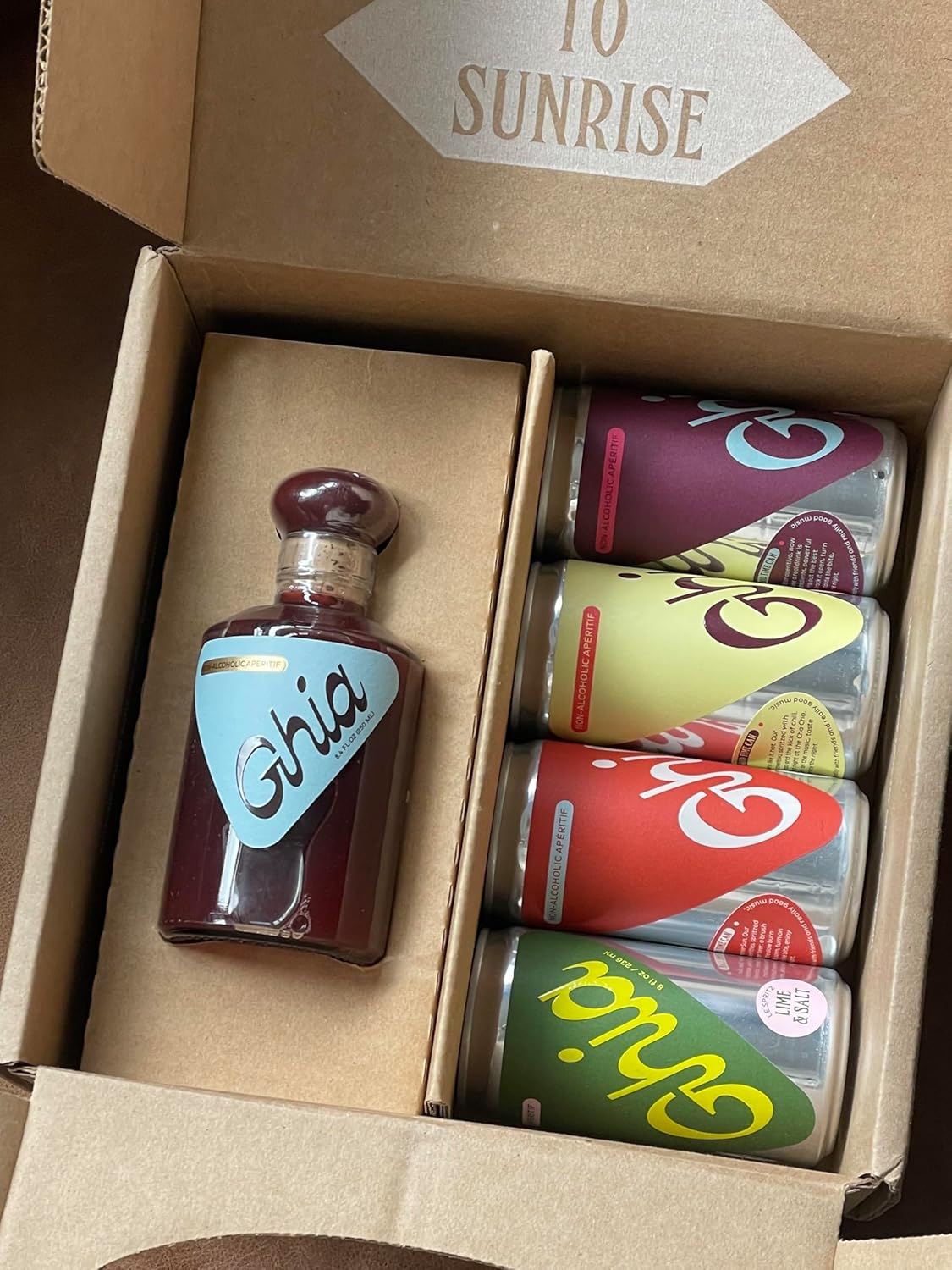 Ghia Caja de regalo sin alcohol para primer sorbo, incluye mini apéritif (8.5 fl oz) y paquete de 4 variedades Le Spritz (OG Spritz, lima + sal,
