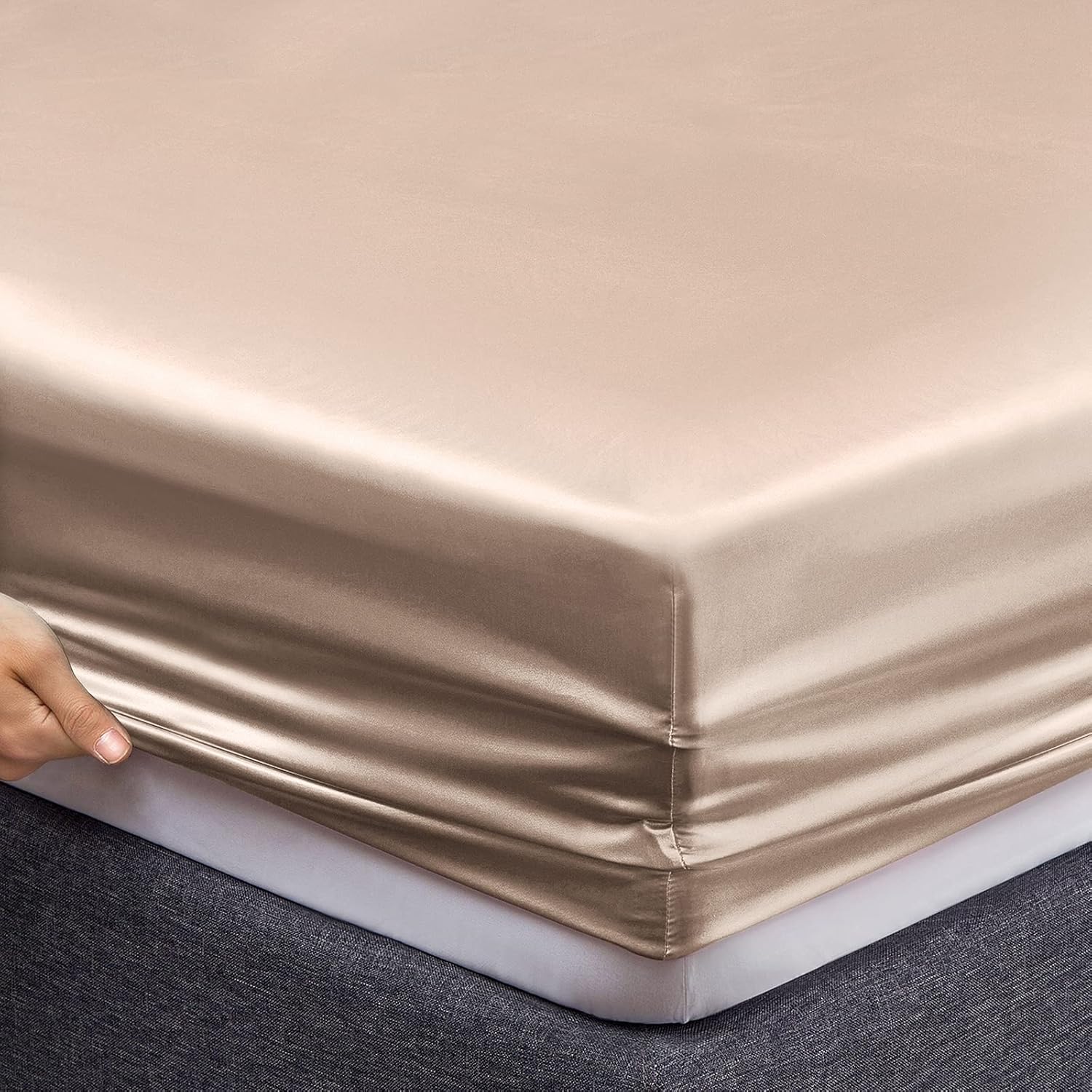 Vonty Juego de sábanas de satén suaves y sedosas tamaño King, color beige ámbar, 1 sábana bajera de bolsillo profundo + 1 sábana encimera + 2 fundas