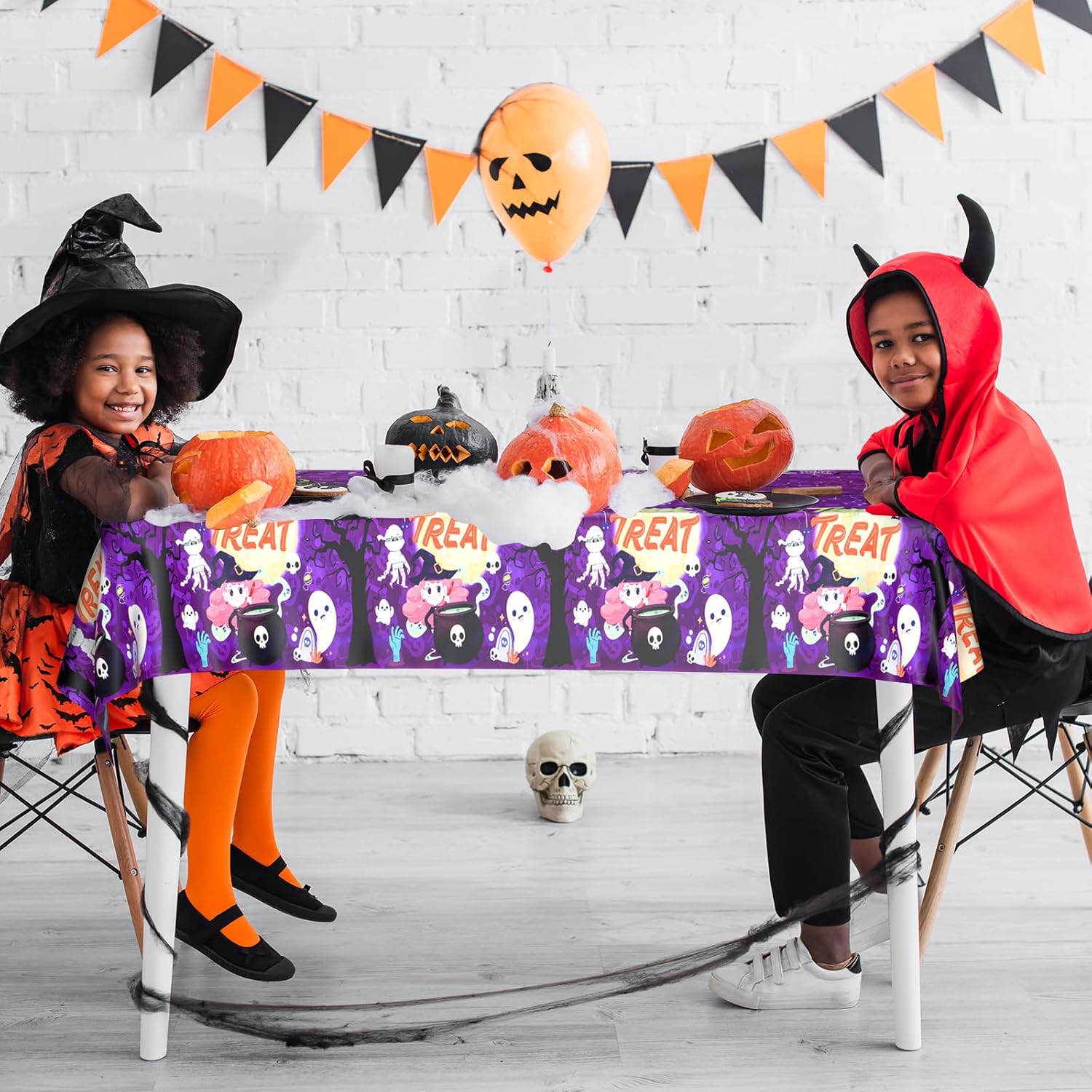PLULON Mantel de Halloween de 54 x 108 pulgadas, mantel de plástico con diseño de murciélago zombi para decoración de mesa de cena de vacaciones,