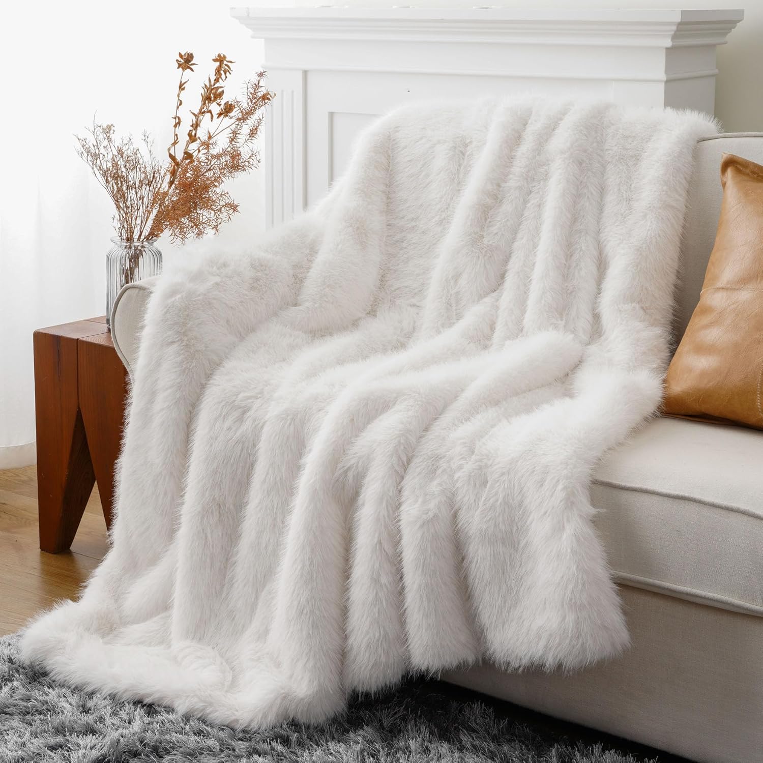 BATTILO HOME Manta de piel sintética blanca de lujo, esponjosa, acogedora, suave y cálida para sofá, silla, cama, manta de felpa de pelo largo con