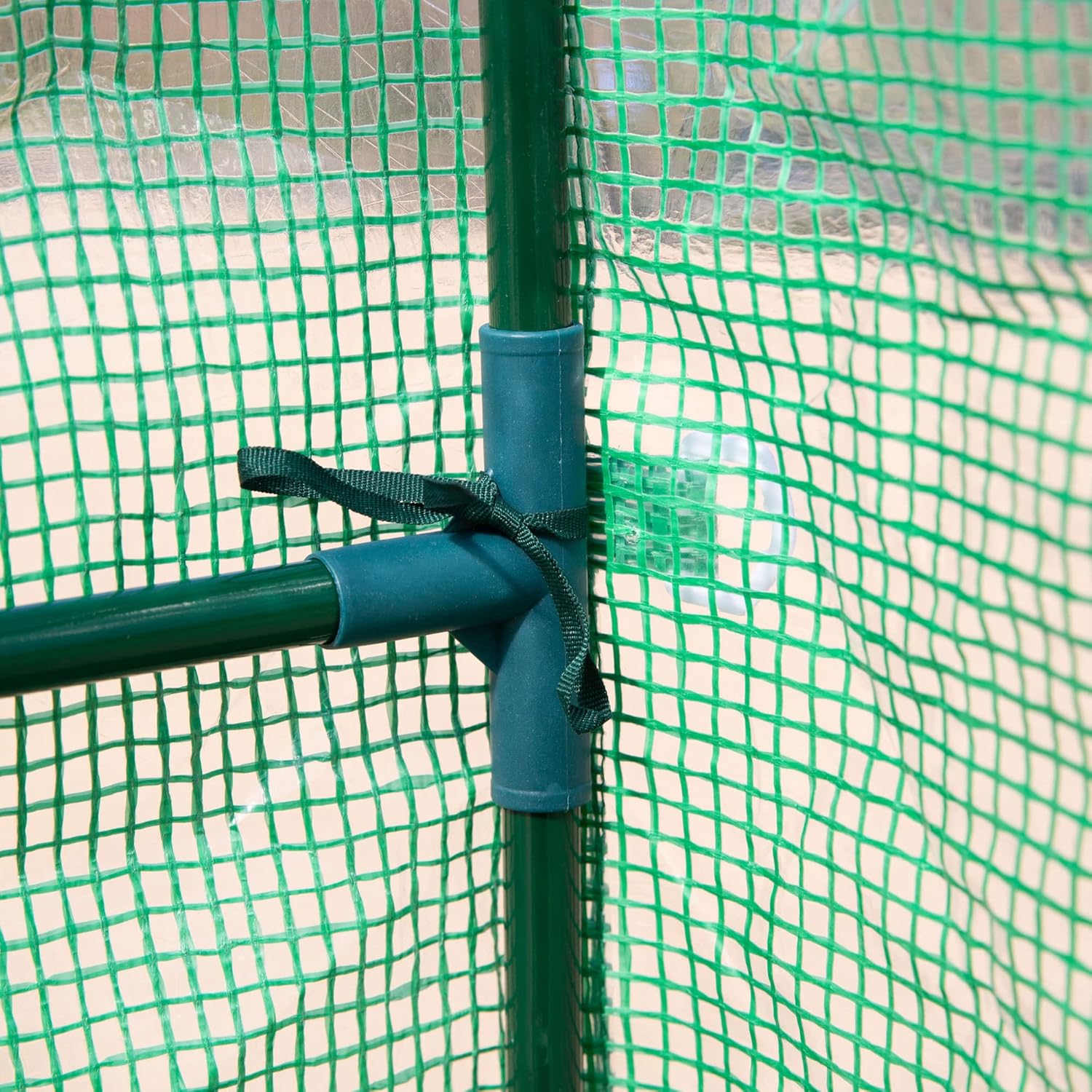 Outsunny Invernadero de 7 x 5 x 6 pies con puerta y ventanas de malla, 18 estantes con enrejado, etiquetas para plantas, protección UV para cultivar