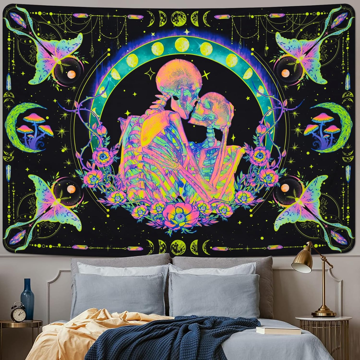 Uspring Tapiz de calavera de luz negra, tapices de fases lunares, tapiz hippie con mandala, polilla UV, tapiz para amantes de esqueletos, tapiz para