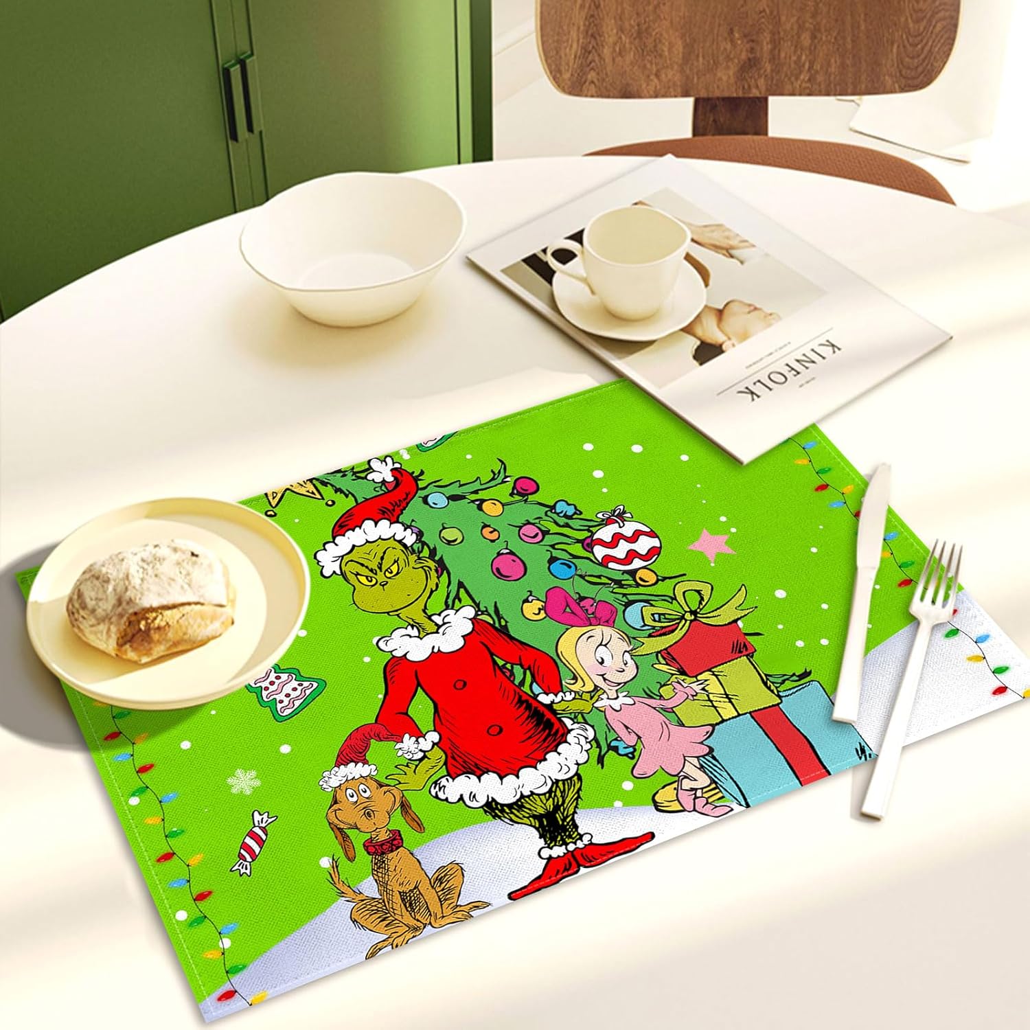 Nepnuser Juego de 4 manteles individuales con texto en inglés Merry Christmas de Whoville Grinchmas, Navidad, invierno, vacaciones, fiestas