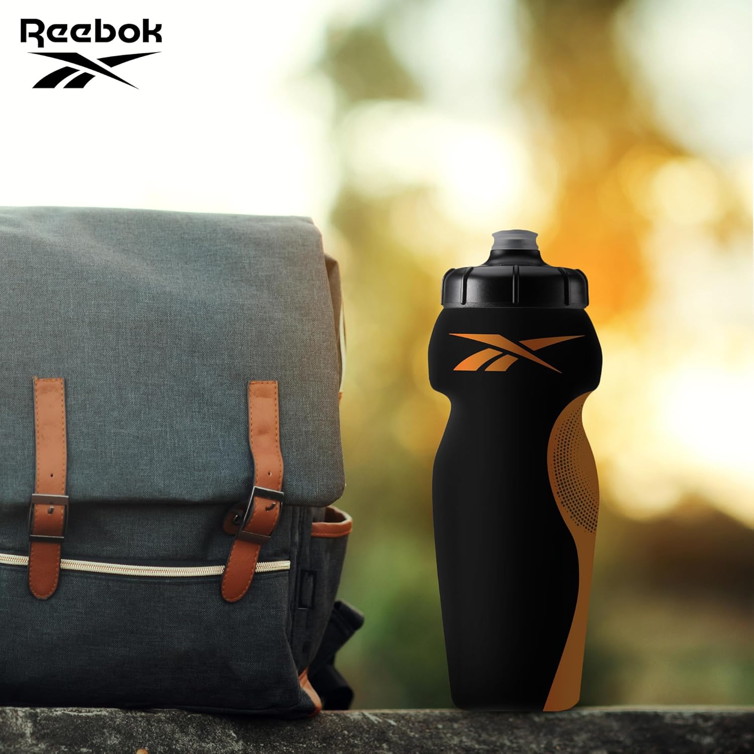 Reebok Botellas de agua para apretar con diseño atlético, botella de agua de 24 onzas, botella de agua deportiva, botella de agua reutilizable para