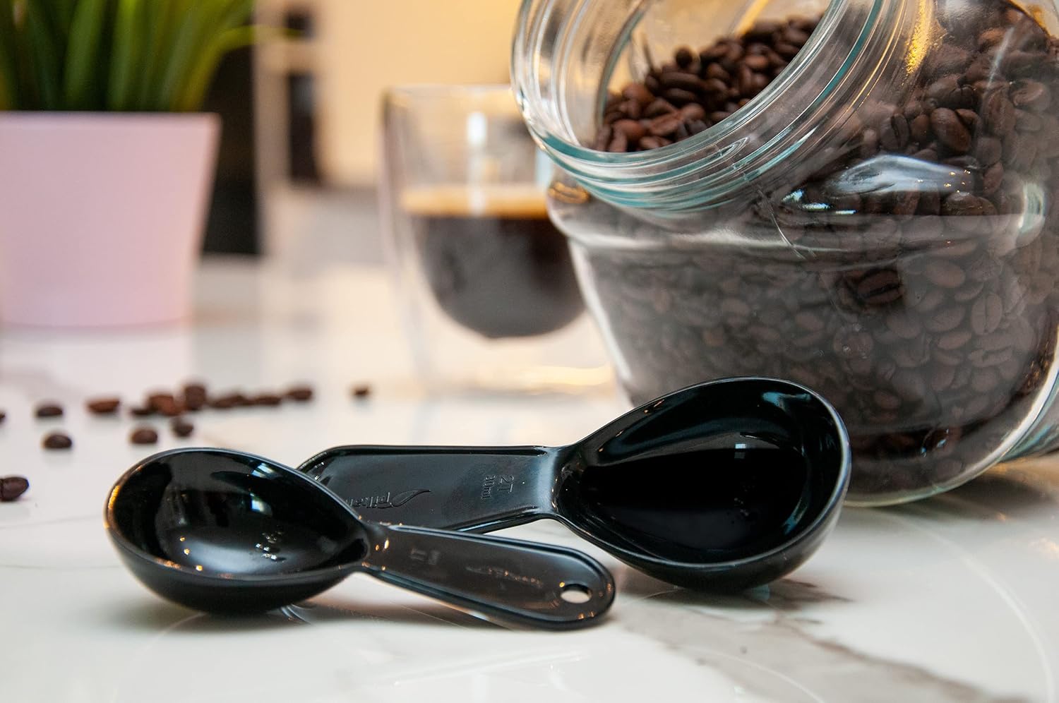 Juego de 2 cucharadas de plástico para café (0.5 fl oz y 1.0 fl oz), fabricadas en Estados Unidos (negro)