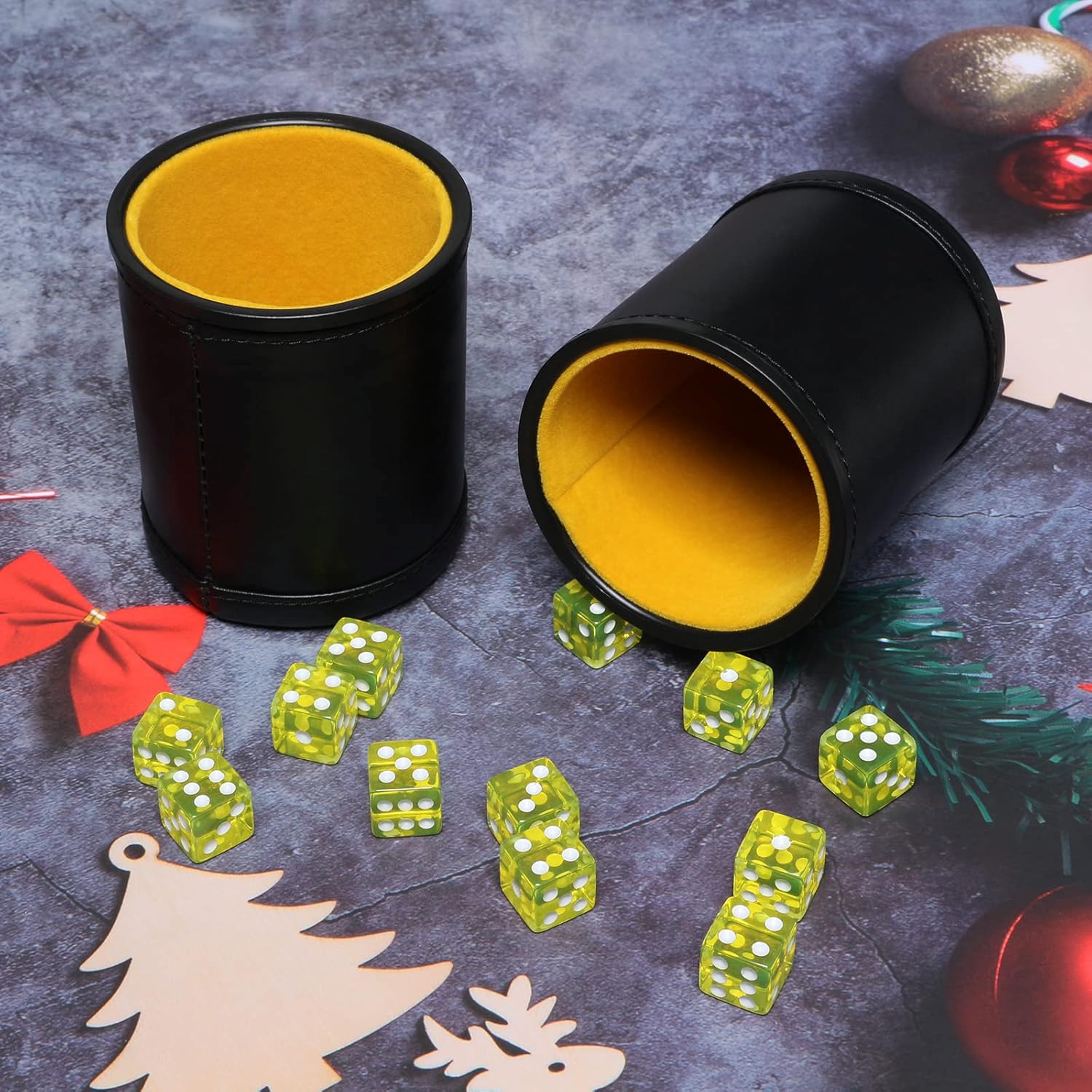 Taza de dados de piel sintética con forro de fieltro, incluye dados de 0.63 pulgadas para juegos de dados Yahtzee Farkle Bar Party Familiar, 2