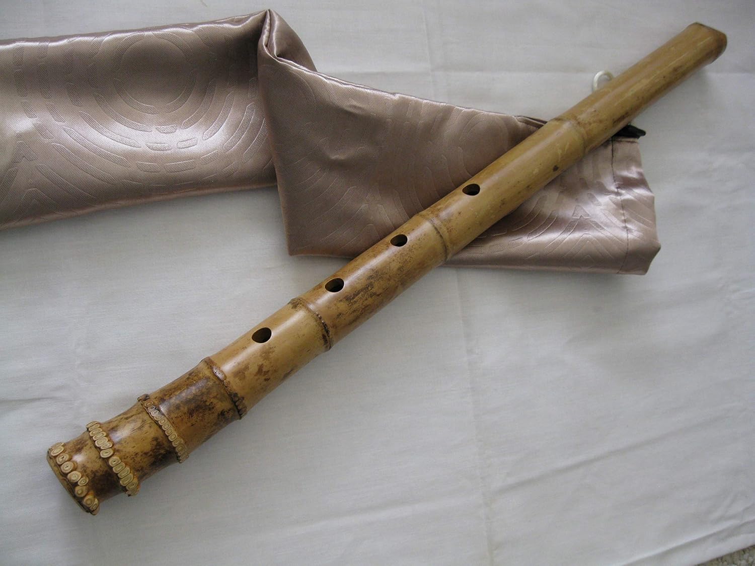 1.8 Zen Shakuhachi. Instrumento pentatónico. w. Boquilla de bambú natural y extremo de raíz.