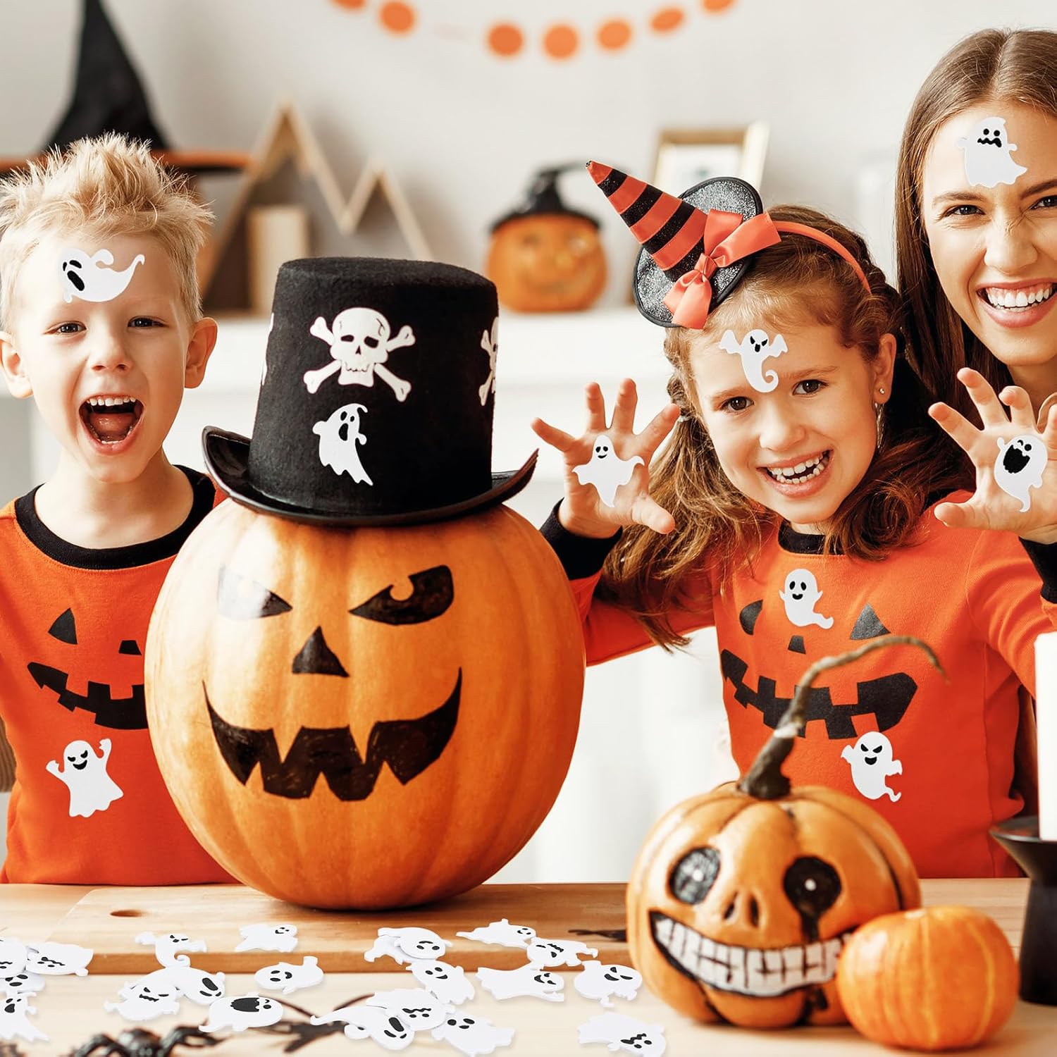 AnyDesign – 450 calcomanías de espuma de fantasma de Halloween, calcomanías autoadhesivas de fantasma, calcomanías blancas y negras para Halloween,