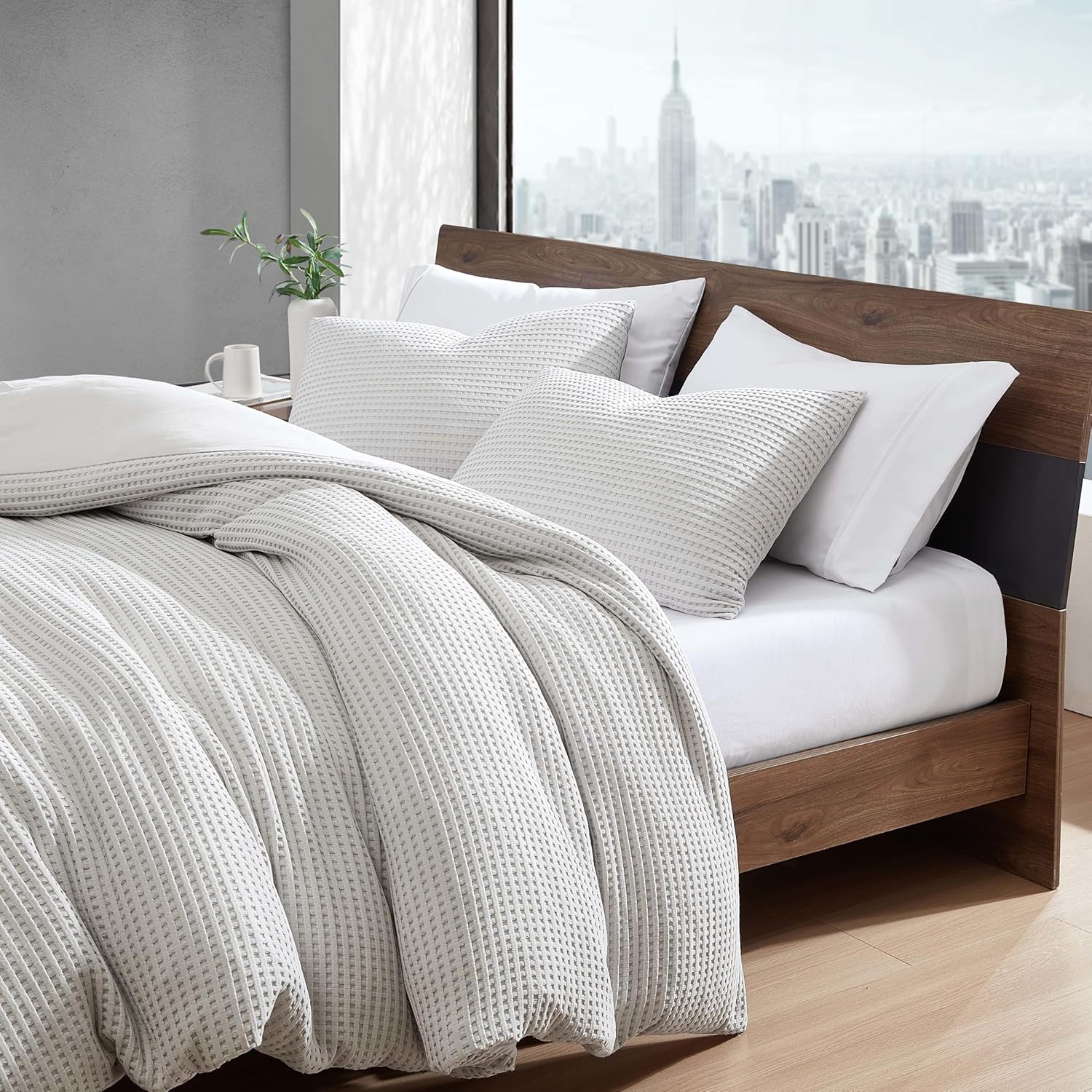 Kenneth Cole – Juego de edredón King, ropa de cama suave con textura de gofre con fundas a juego, acogedora decoración del hogar con relleno elevado