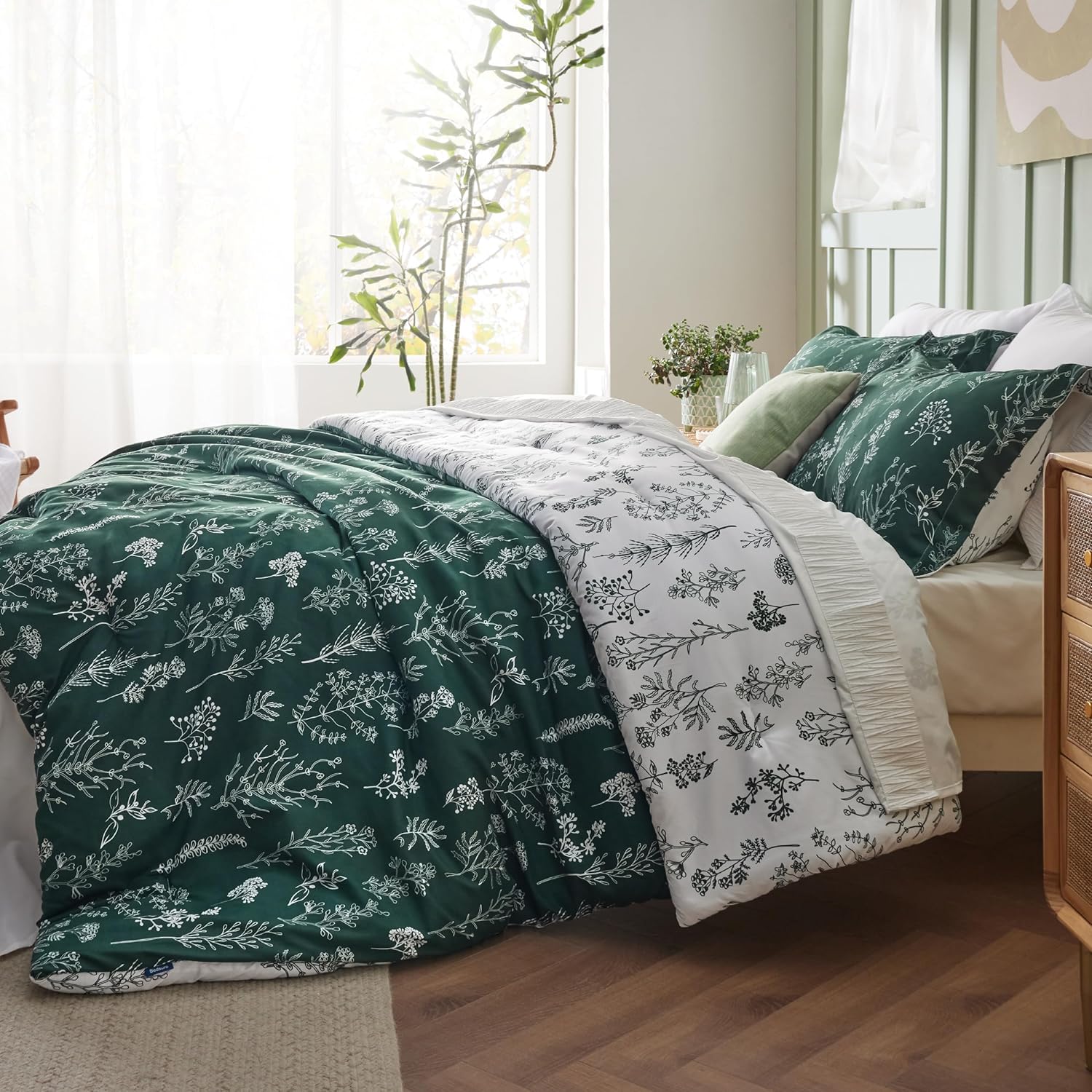 Bedsure Juego de edredón Queen  Edredón esmeralda, bonito juego de edredón floral, 3 piezas, 1 edredón reversible suave de flores botánicas y 2