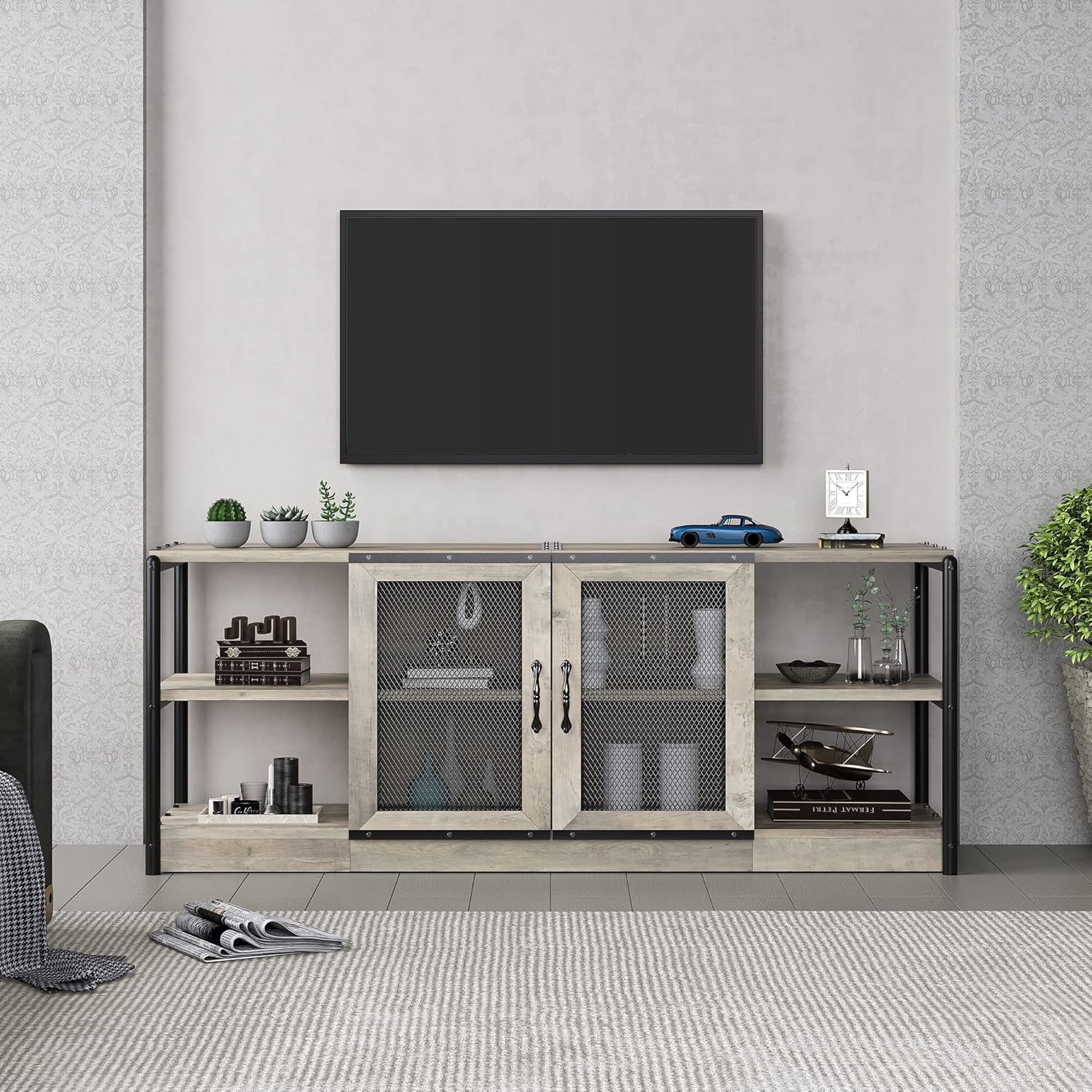 Soporte de TV para TV de más de 65 pulgadas, centro de entretenimiento con almacenamiento, soporte de TV de granja con puerta de malla, mesa de