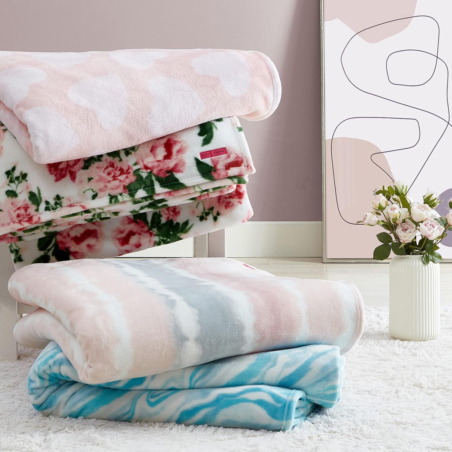 Betsey Johnson – Manta King, ropa de cama de felpa ligera y cálida, decoración para el hogar para todas las estaciones (corazón punteado rosa, King)