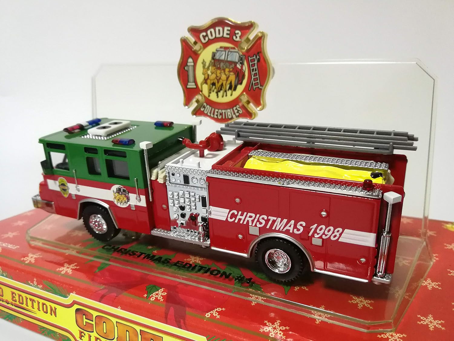 CODE 3 Navidad 1998 FIRE Engine 164 DIECAST Modelo Acabado CAR Truck Edición limitada