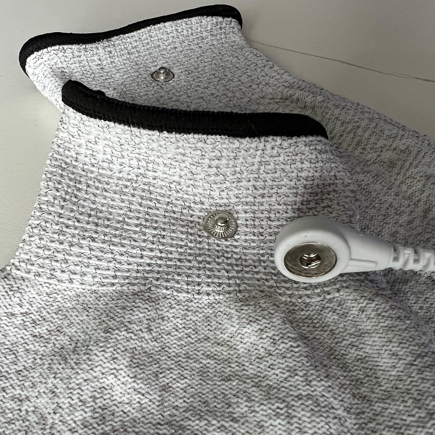 MiemieAi Guantes de conexión a tierra que contienen fibra plateada de nailon para alivio estático, pantalla táctil, gris, talla única, 1 par