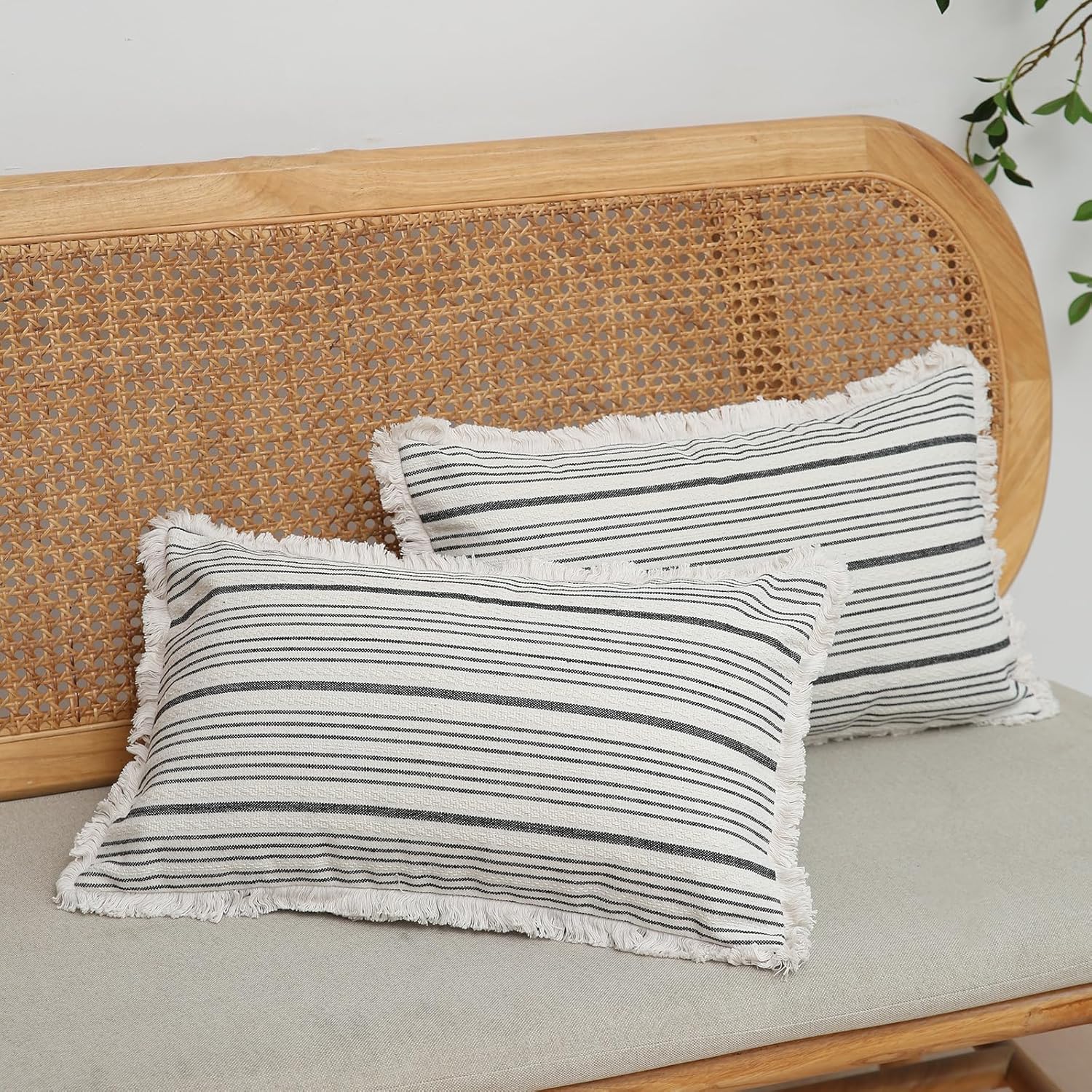 Kiuree Juego de 2 fundas de almohada de granja de 12 x 20 pulgadas, fundas de almohada lumbares a rayas con flecos, fundas decorativas bohemias para