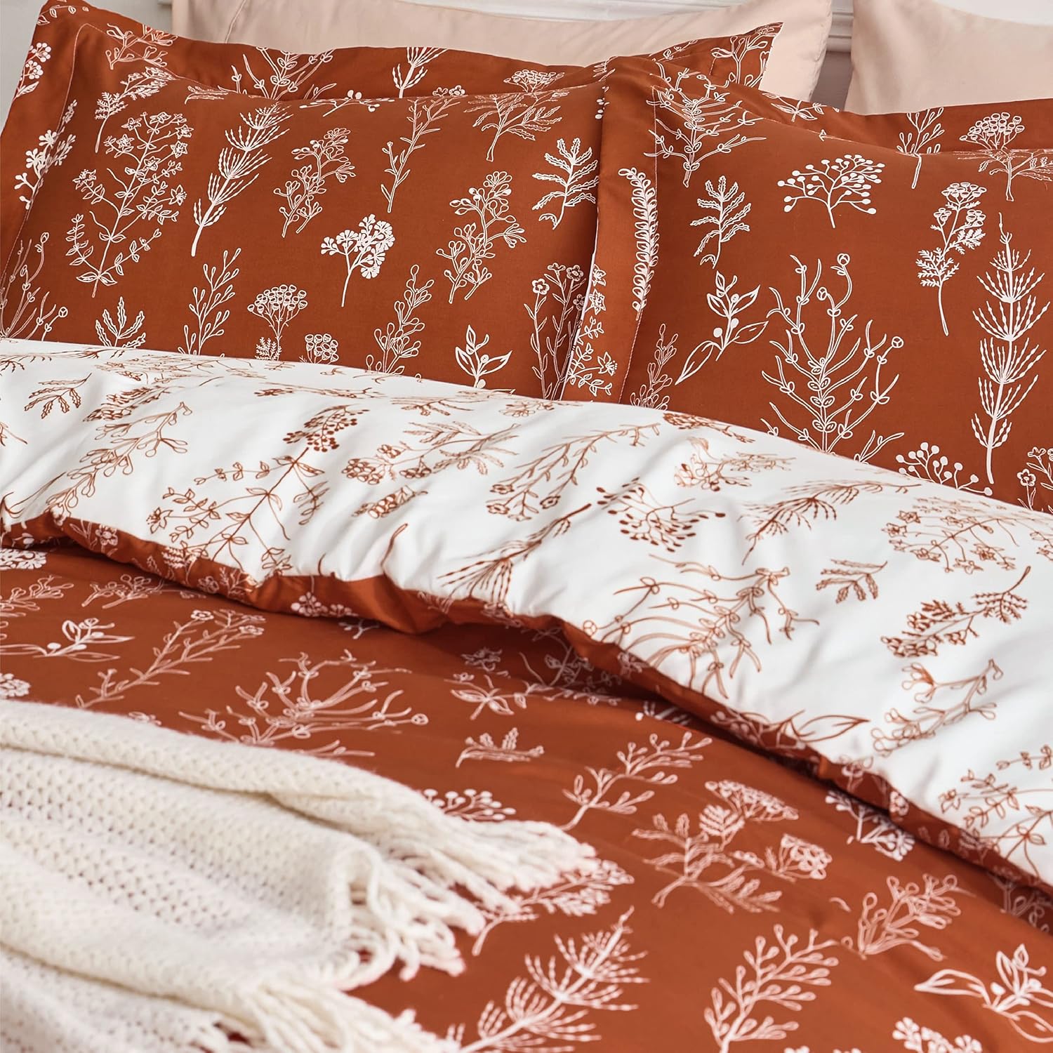 Bedsure Juego de edredón tamaño matrimonial, edredón terracota, bonitos juegos de edredón floral, 3 piezas, 1 edredón reversible suave con flores