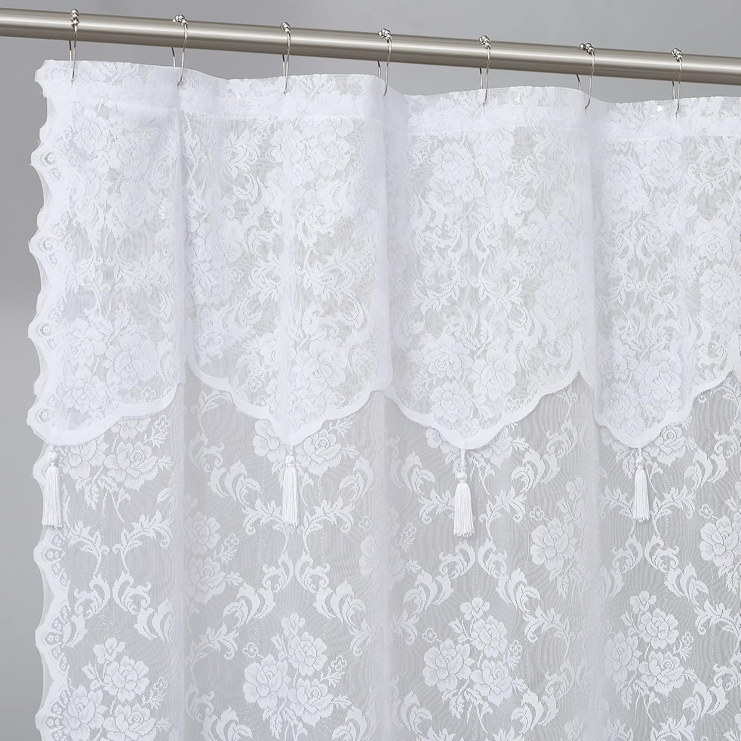 LinenZone Cortinas de ducha de encaje de 72 x 72 pulgadas con cenefa adjunta y borlas. La cortina de ducha de tela de encaje es ideal para