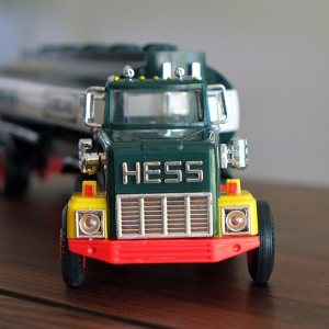 Banco de camiones cisterna de aceite Hess 1984 Banco de camiones cisterna de aceite Hess 1984