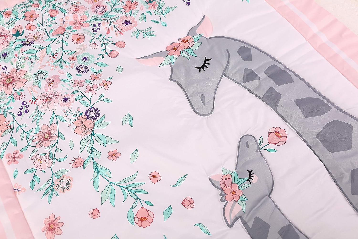 Juego de ropa de cama de cuna de jirafa rosa para niñas, juego de ropa de cama de cuna de jirafa floral incluye colchasábana bajera, falda, cenefa