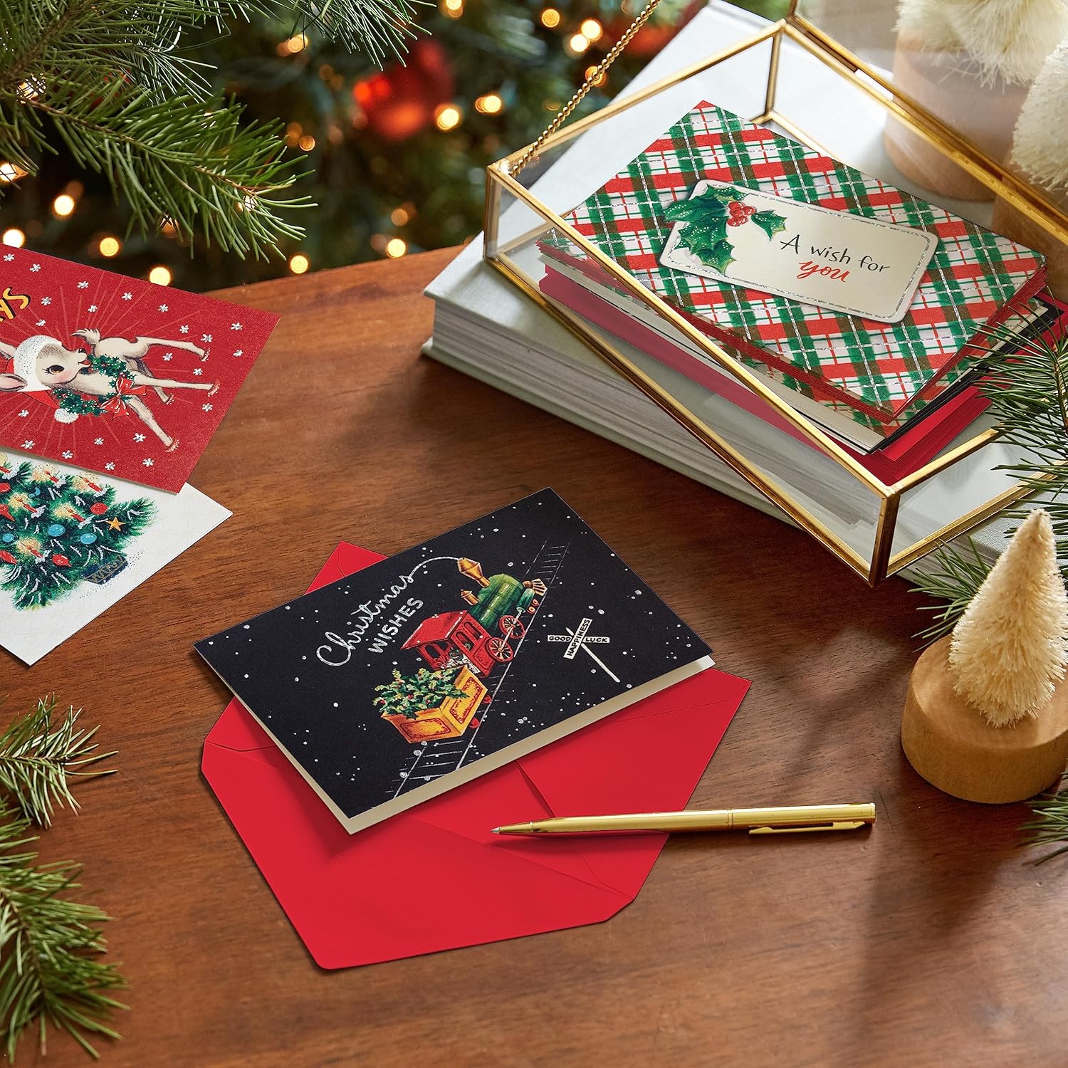 Hallmark Surtido de tarjetas navideñas vintage (36 tarjetas y sobres) Papá Noel retro, trenes de juguete, muñecos de nieve, árboles