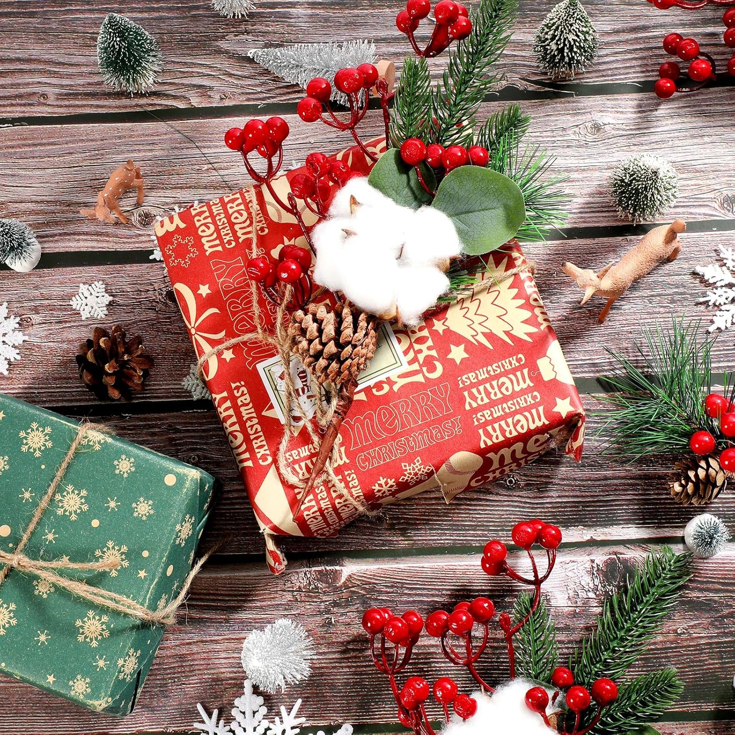 12 púas de pino nevado de Navidad, púas de bayas rojas, púas artificiales de pino de acebo, bayas falsas, conos de pino para manualidades de