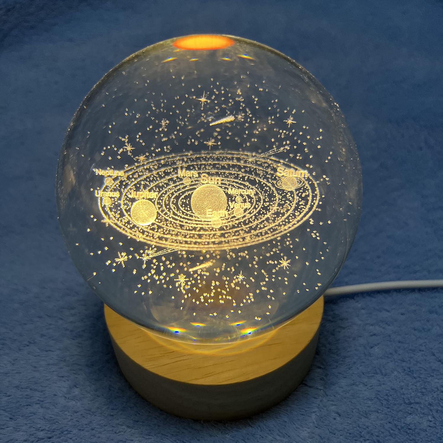 Bola de cristal del sistema solar de 3.15 pulgadas (3.150 in) con sistema solar 3D planetas modelo globo con base de madera, adorno decorativo para