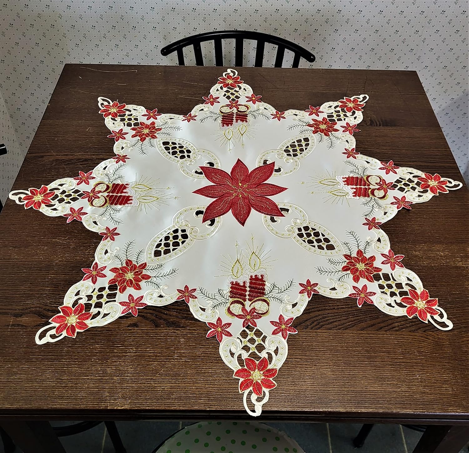 Mantel de Navidad o mantel bordado con estrellas con detalles rojos y dorados sobre tela blanca antigua, tamaño 36 pulgadas