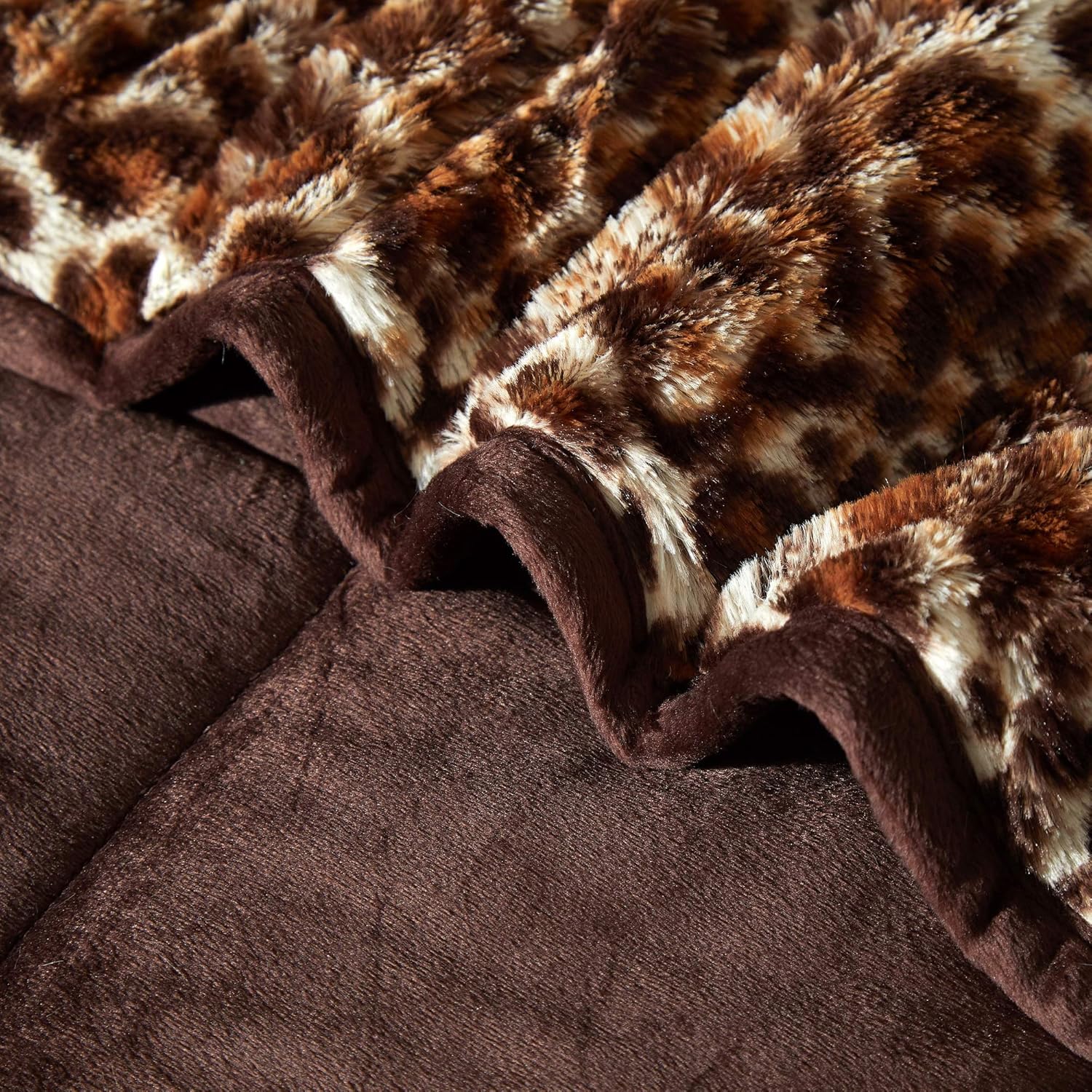 Dearfoams Manta con peso de piel sintética con estampado animal súper suave de 12 libras, 48 x 72 pulgadas