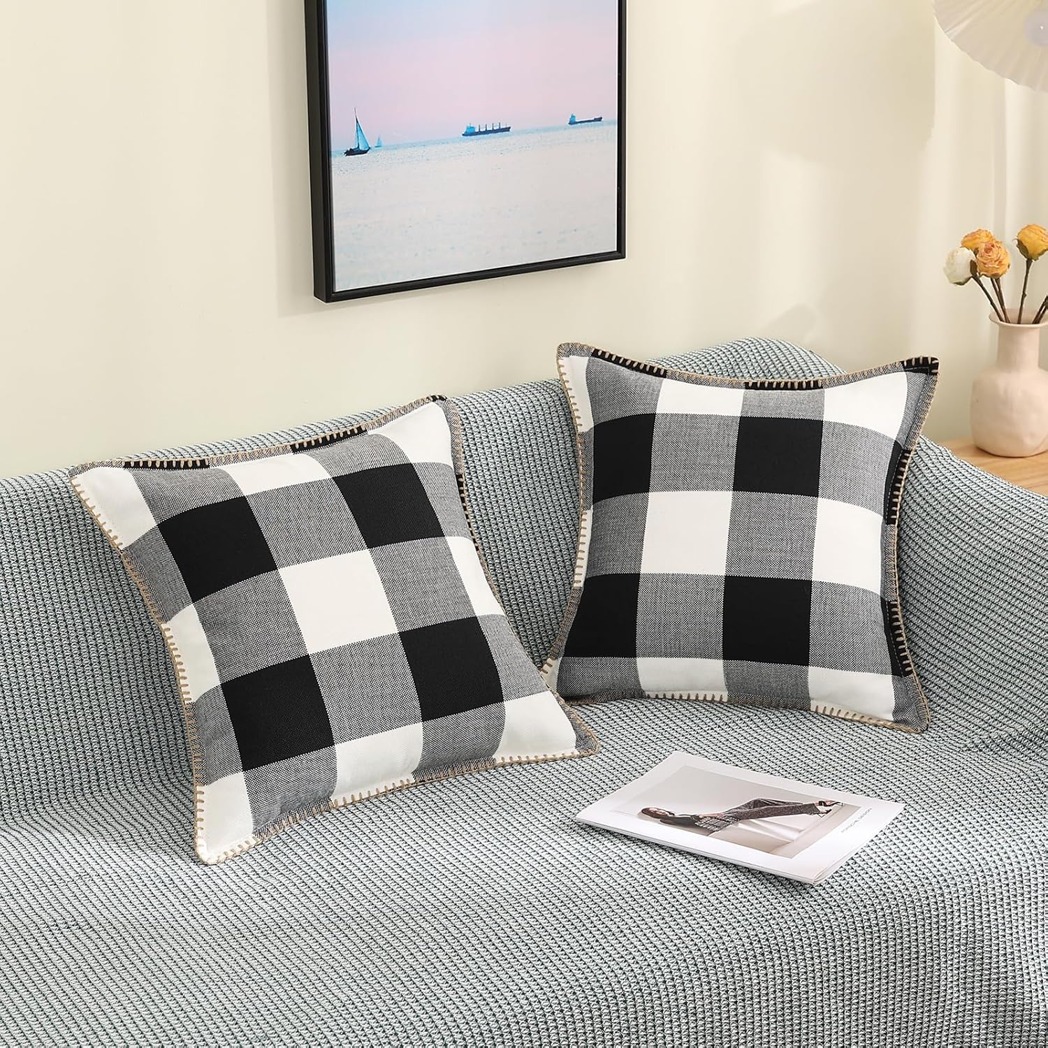 Juego de 2 fundas de almohada de lana cuadriculada con borde recortado para decoración del hogar, cama, sofá, 18 x 18 pulgadas, blanco y negro.