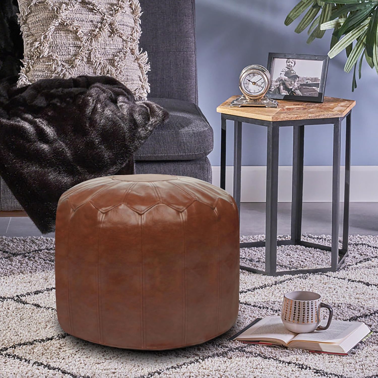 Otomano redondo de piel sintética con estilo, solución de almacenamiento para muebles de sala de estar. Diseño inspirado en Marruecos y costuras