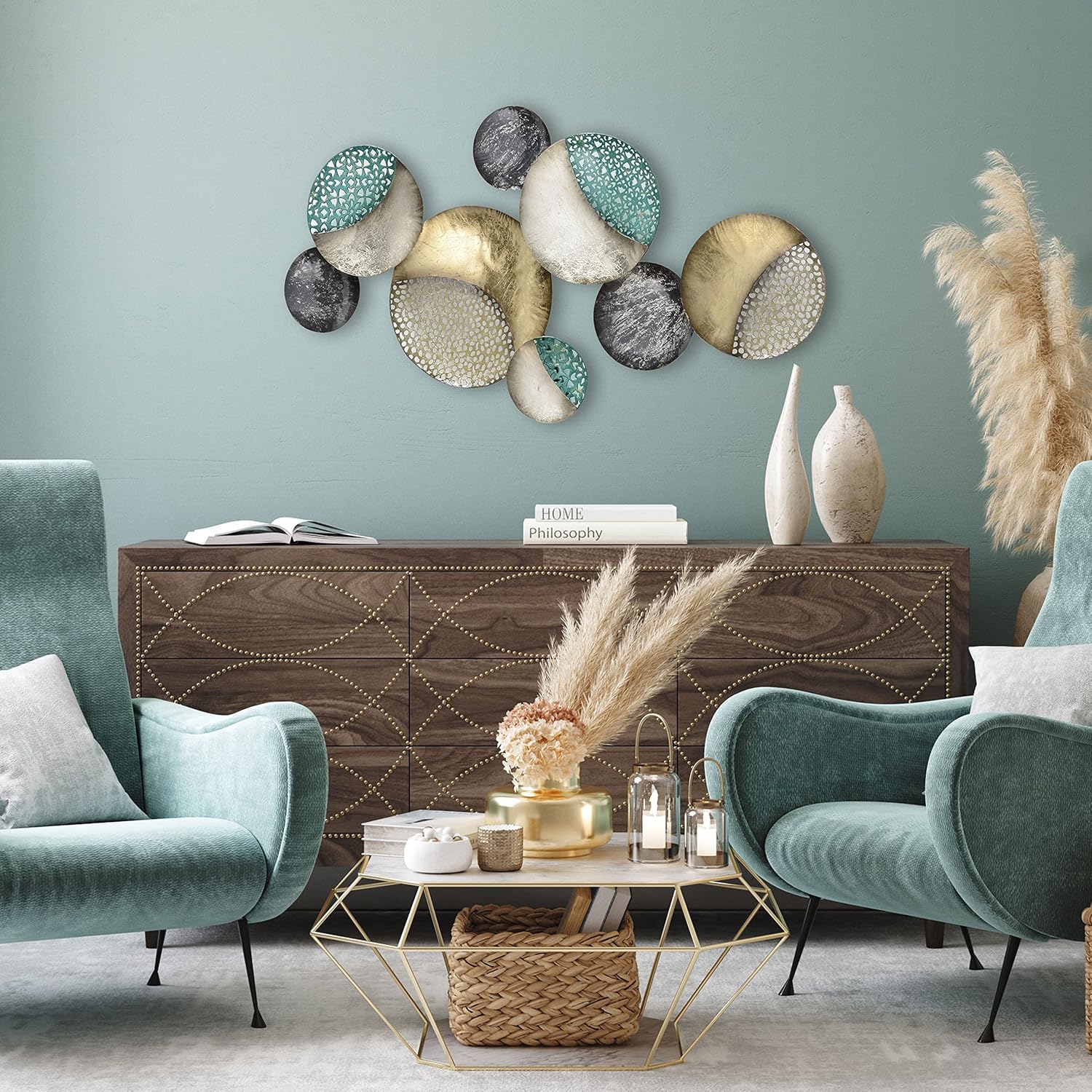 WHW Whole House Worlds MODERNIST HOME Círculos flotantes, arte abstracto de pared de metal, hecho a mano, dorado dorado, negro, blanco y gris