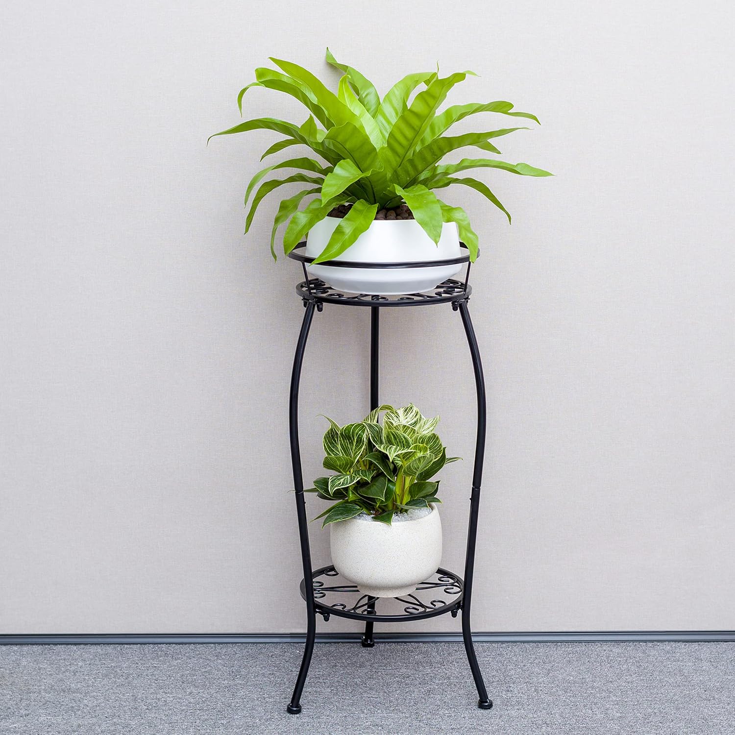 FaithLand Paquete de 2 soportes de metal para plantas, soporte alto para macetas interiores y exteriores, estante redondo de 2 niveles para maceta,