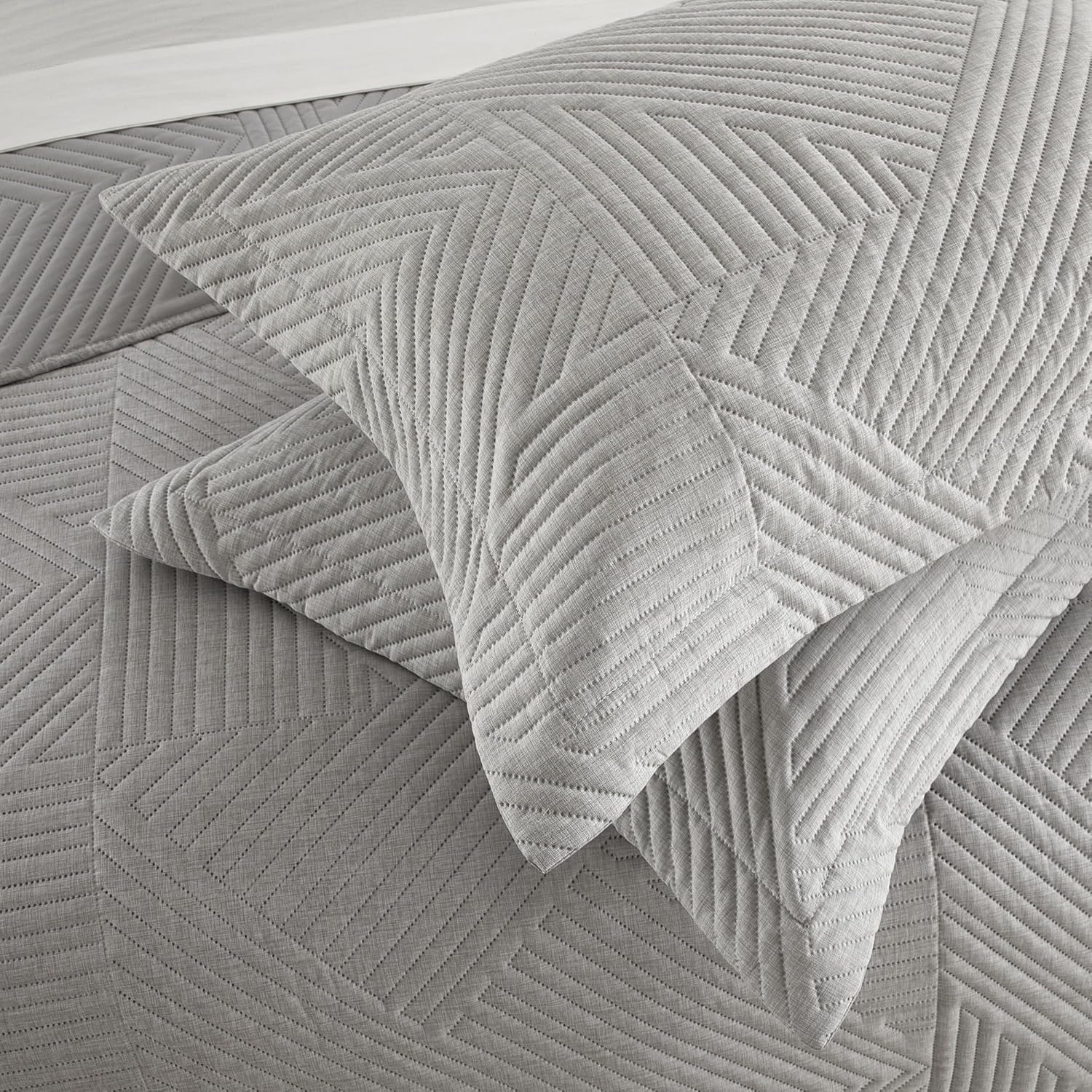 Chic Home Sianna – Juego de edredón de 3 piezas, tamaño Queen, diseño geométrico contemporáneo a rayas diagonales con 2 fundas de almohada, color