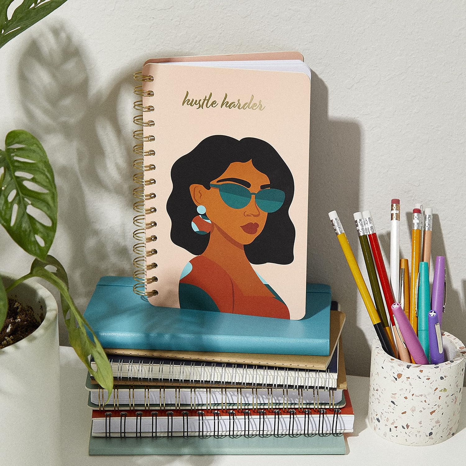 Diario encuadernado en espiral de tapa dura, Hustle Harder, 240 páginas rayadas para escritura y cuidado personal