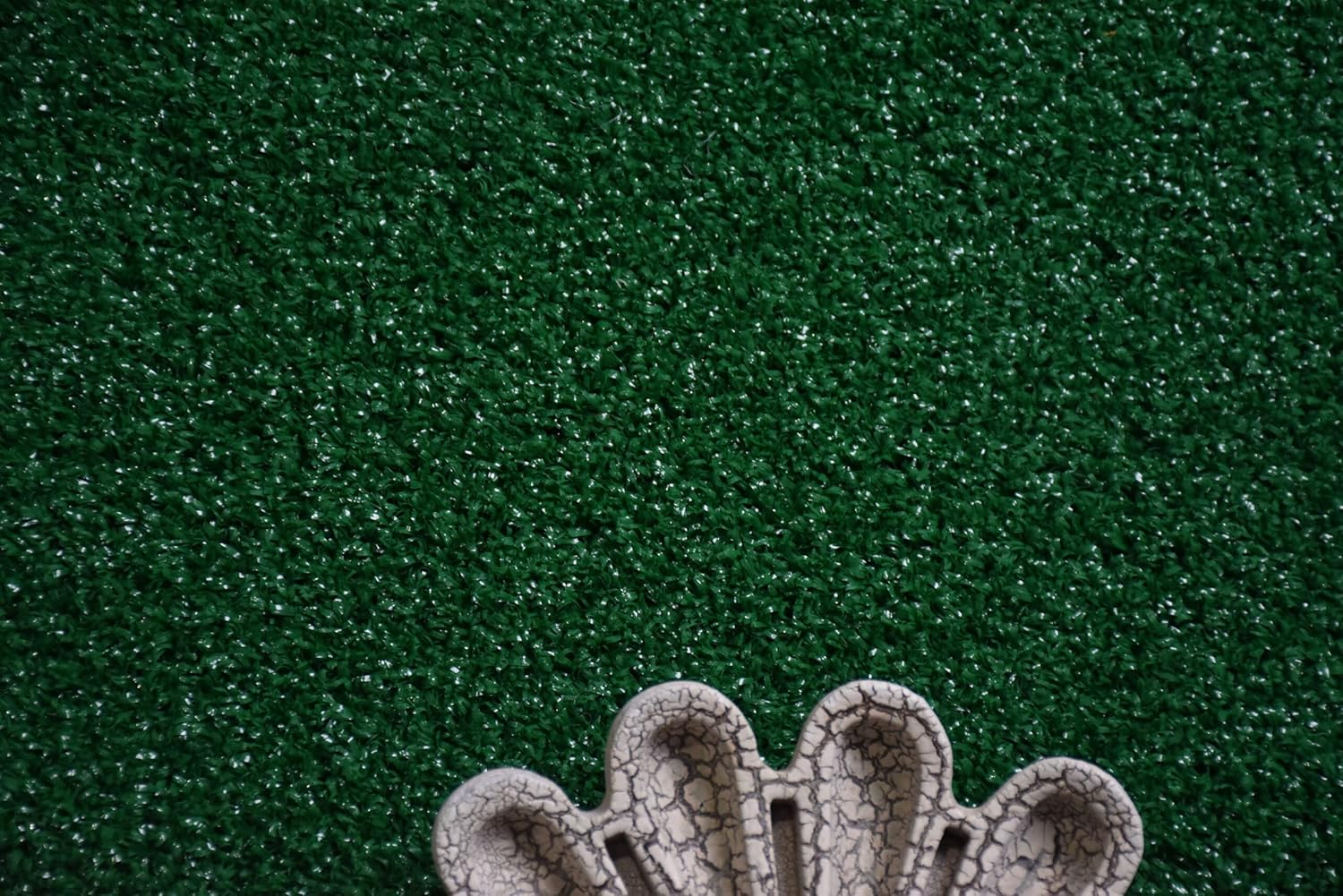 FurnishMyPlace – Alfombra de césped artificial de césped verde de 4 x 8 pies para interiores y exteriores, ideal para terrazas y patios al aire