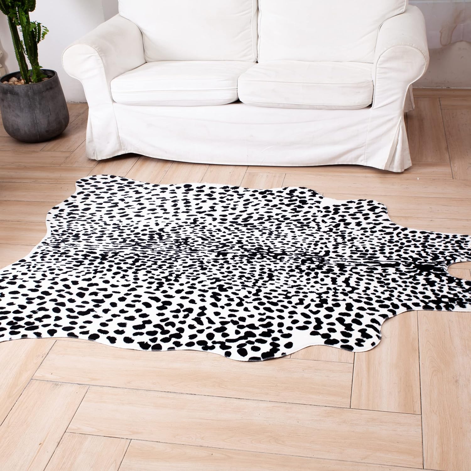 MustMat Alfombra sintética de animales con estampado de leopardo blanco y negro, para sala de estar, aproximadamente 4.5 x 6.2 pies