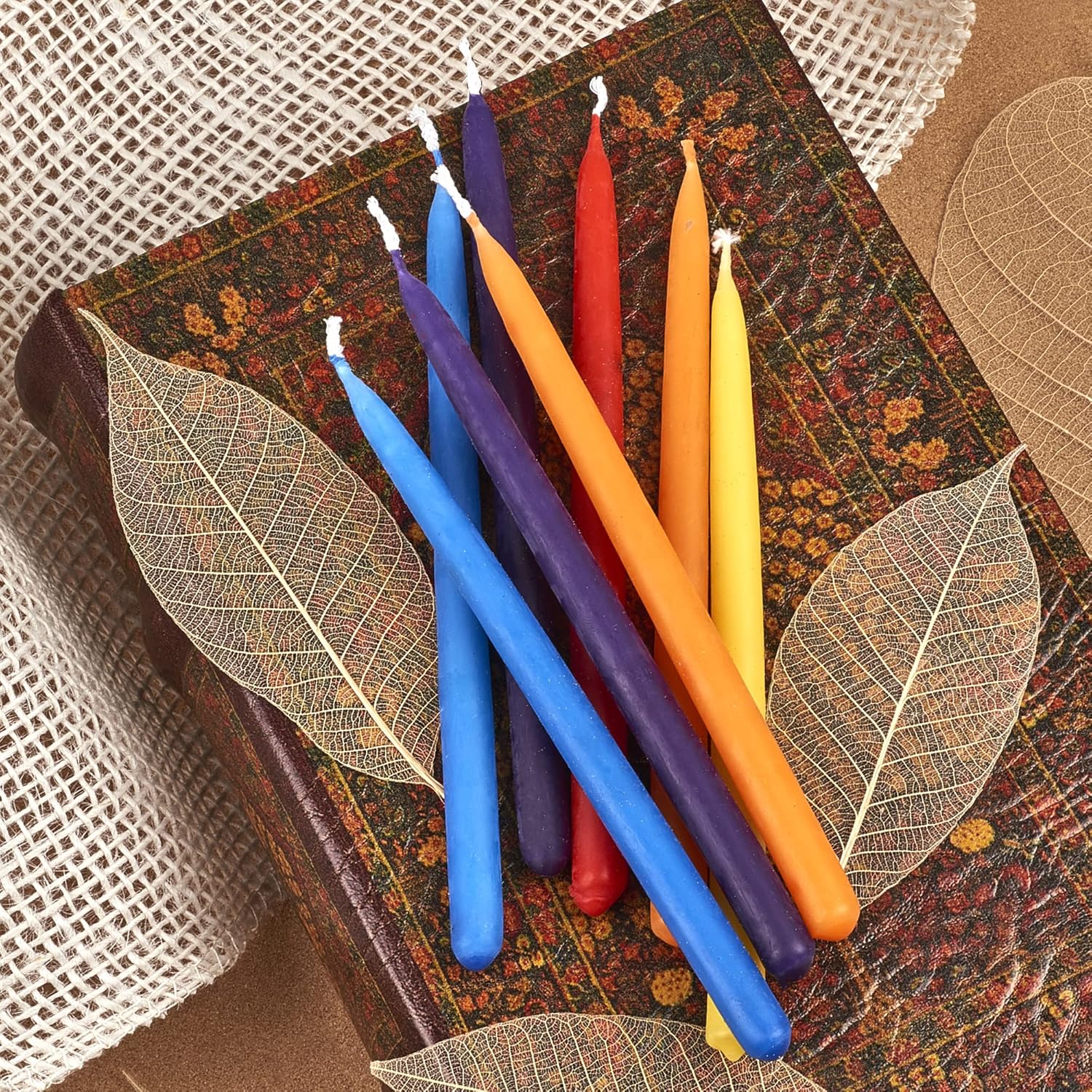 Zion Judaica – Velas de cera de abeja natural de lujo para menorá de 5.75 pulgadas de alto, juego de 45 velas de cera de abeja multicolor para