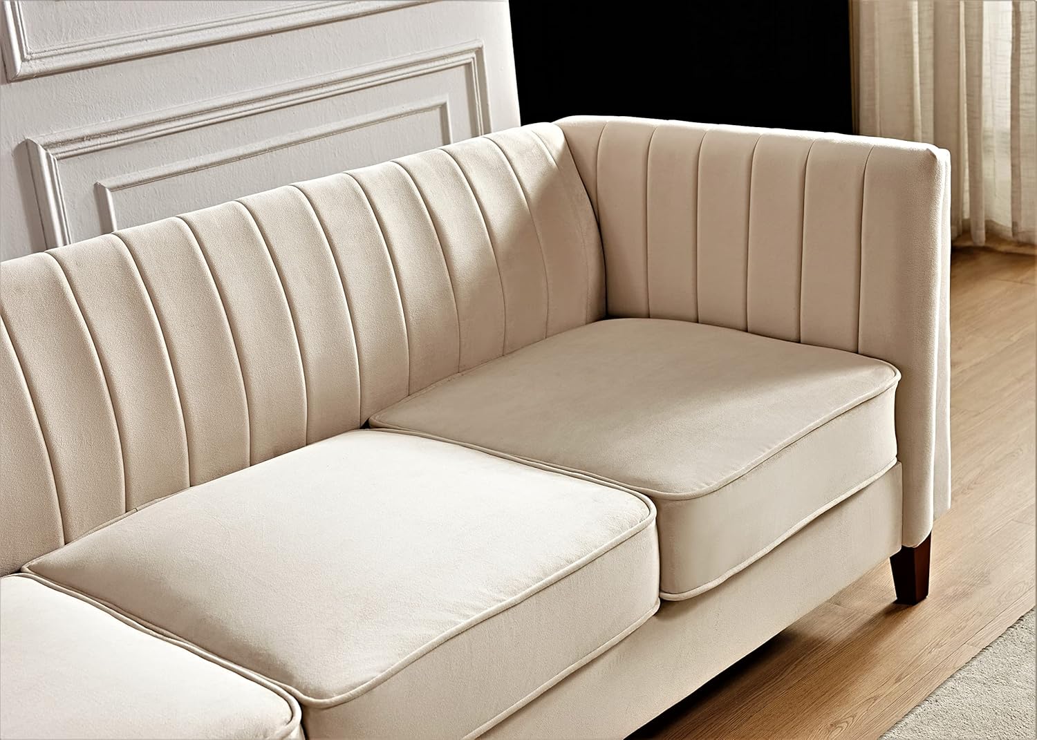 Container Furniture Direct Sofá moderno de terciopelo de lujo para sala de estar, con espuma de alta densidad, tapicería de tela suave, cojines