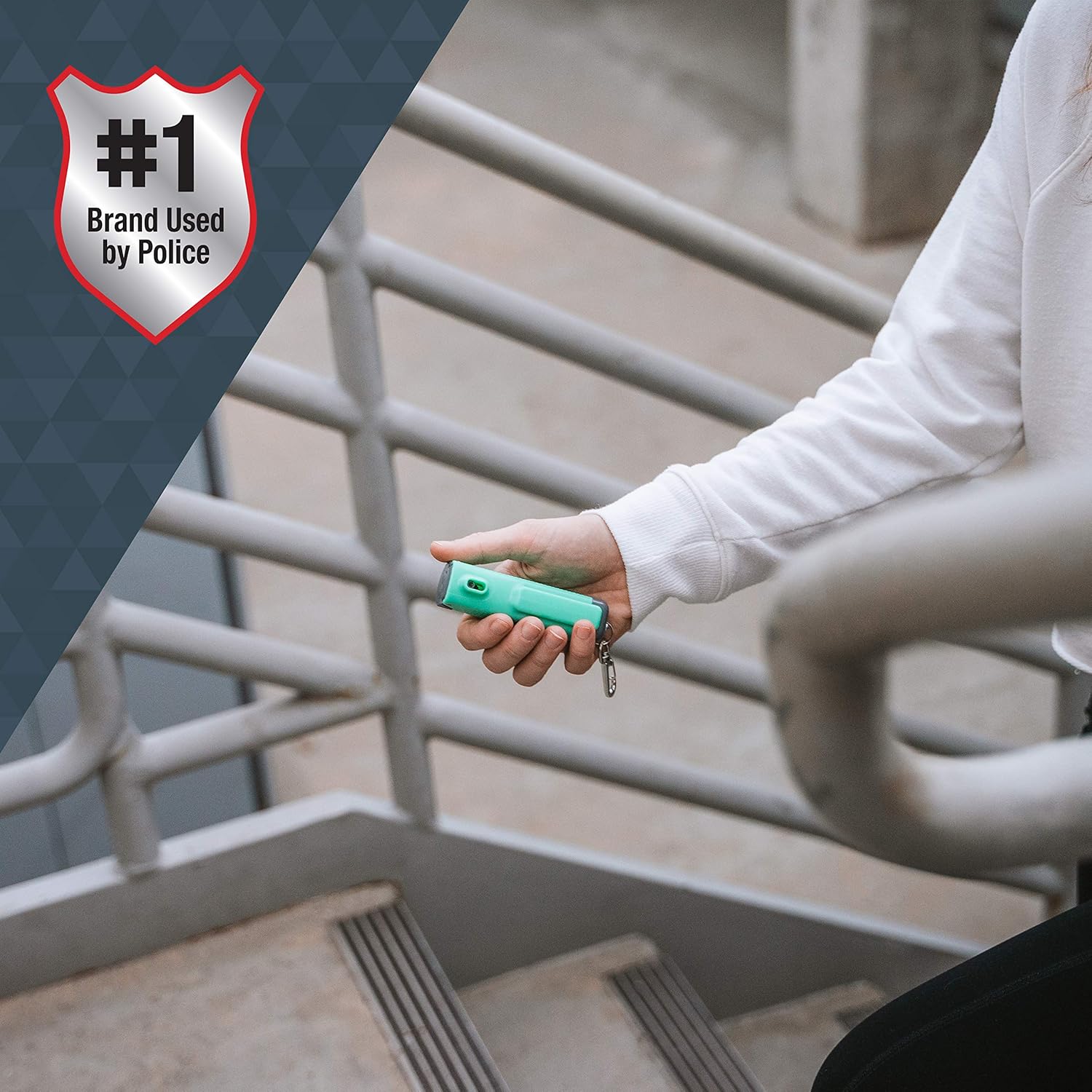 SABRE Safe Escape – Gel pimienta 3 en 1 con cortador de cinturón de seguridad y rompe ventanas, spray pimienta de máxima resistencia, llavero de