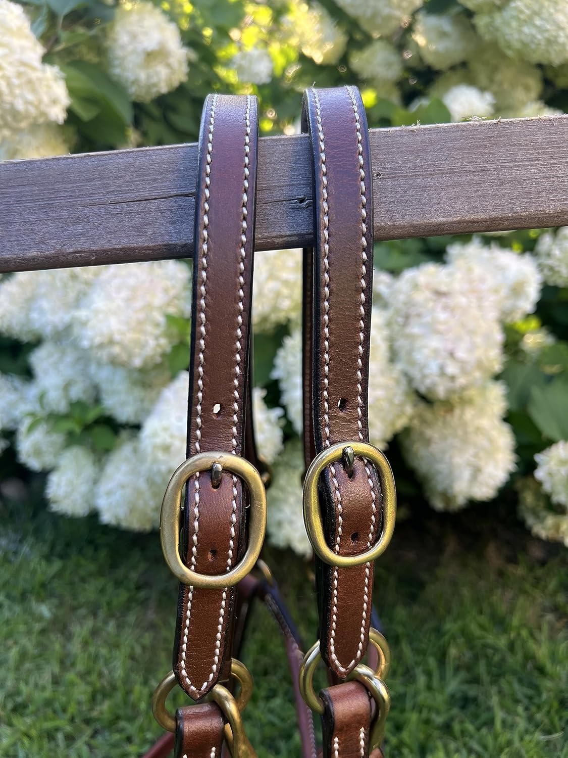 Leaders – Cabestro de cuero acolchado de 34 pulgadas para caballos con placa de nombre grabada personalizada, cuero marrón con herrajes de latón