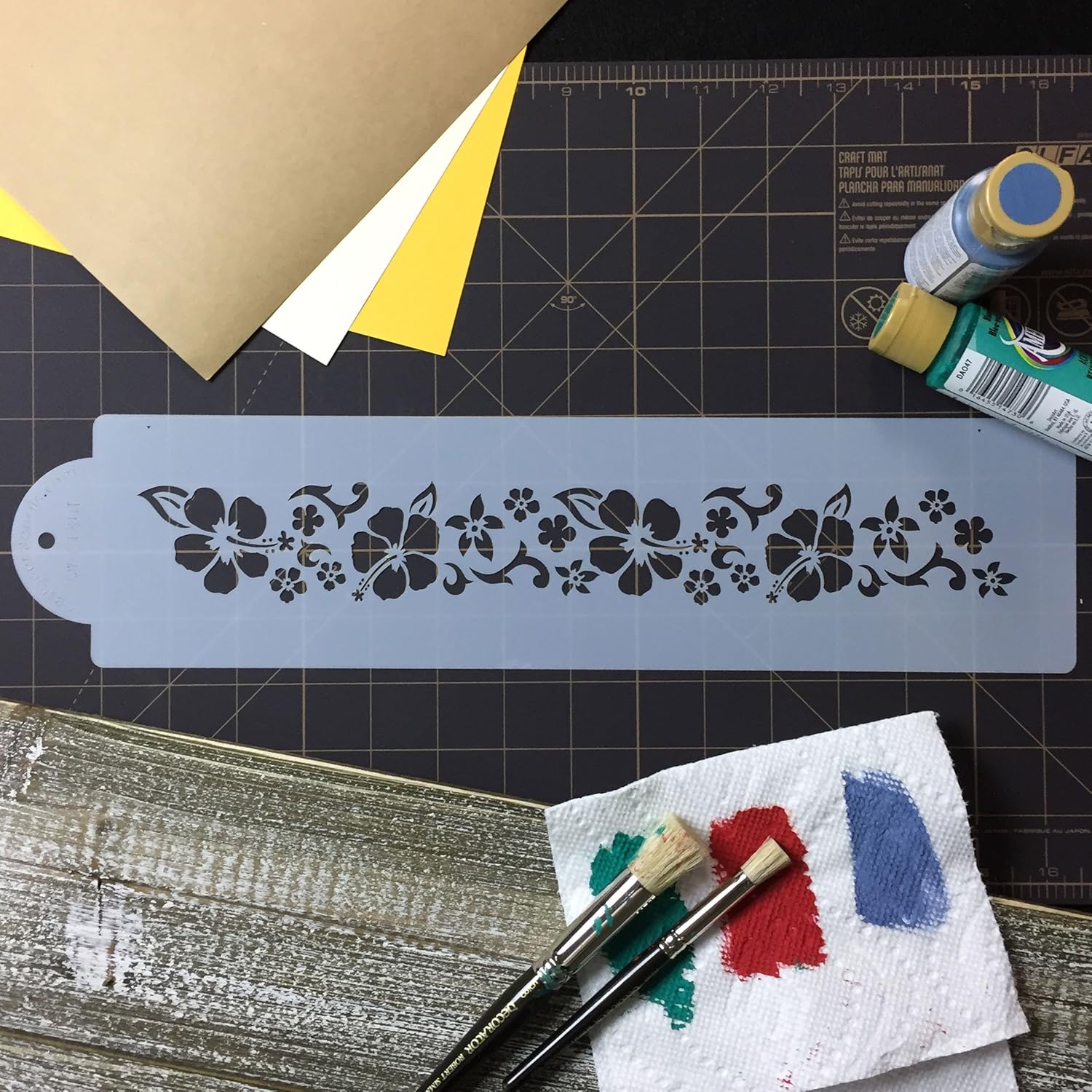Designer Stencils C130t – Plantilla lateral de pastel de hibisco, beigesemitransparente
