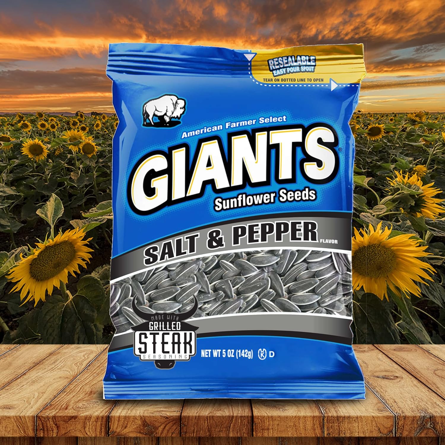 Giants – Semillas de girasol de sal y pimienta, bolsa resellable de 5 onzas (paquete de 3) con clip para bolsa By The Cup