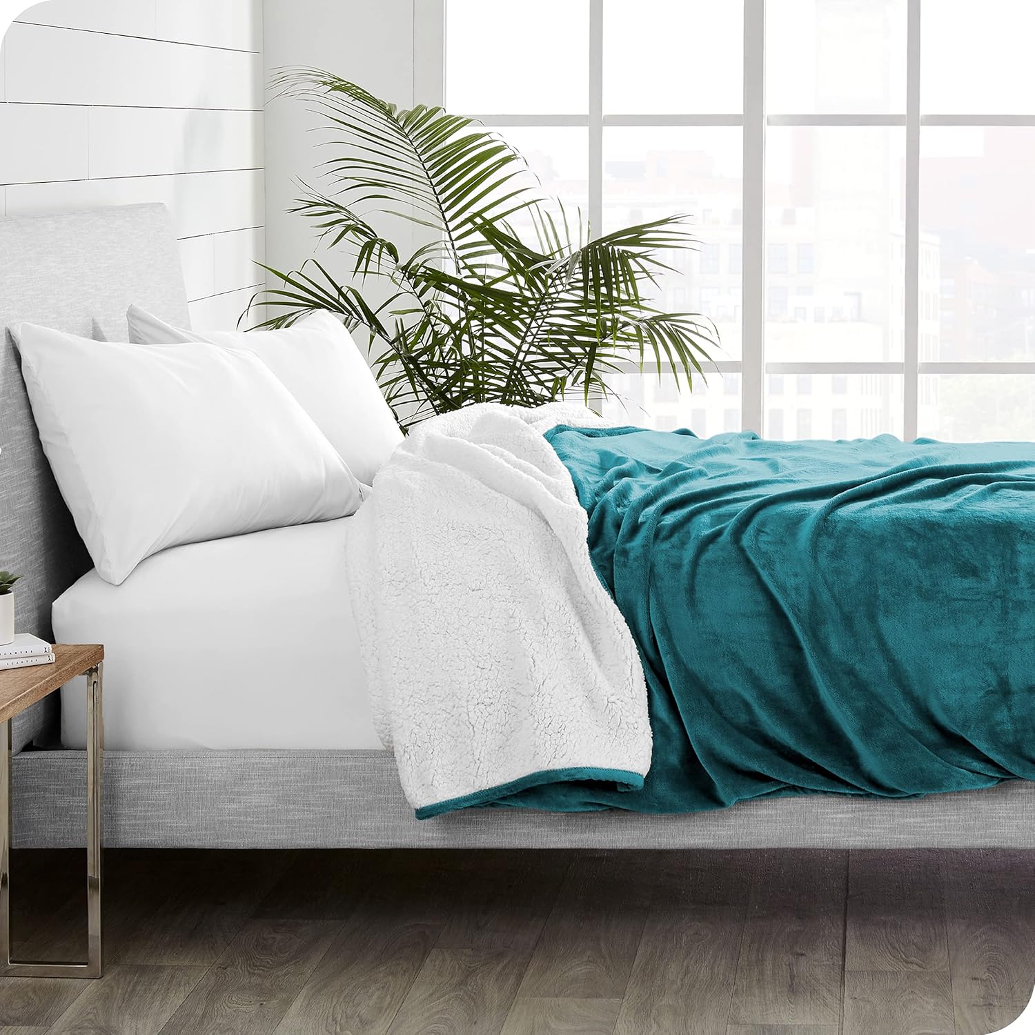 Bare Home Manta sherpa