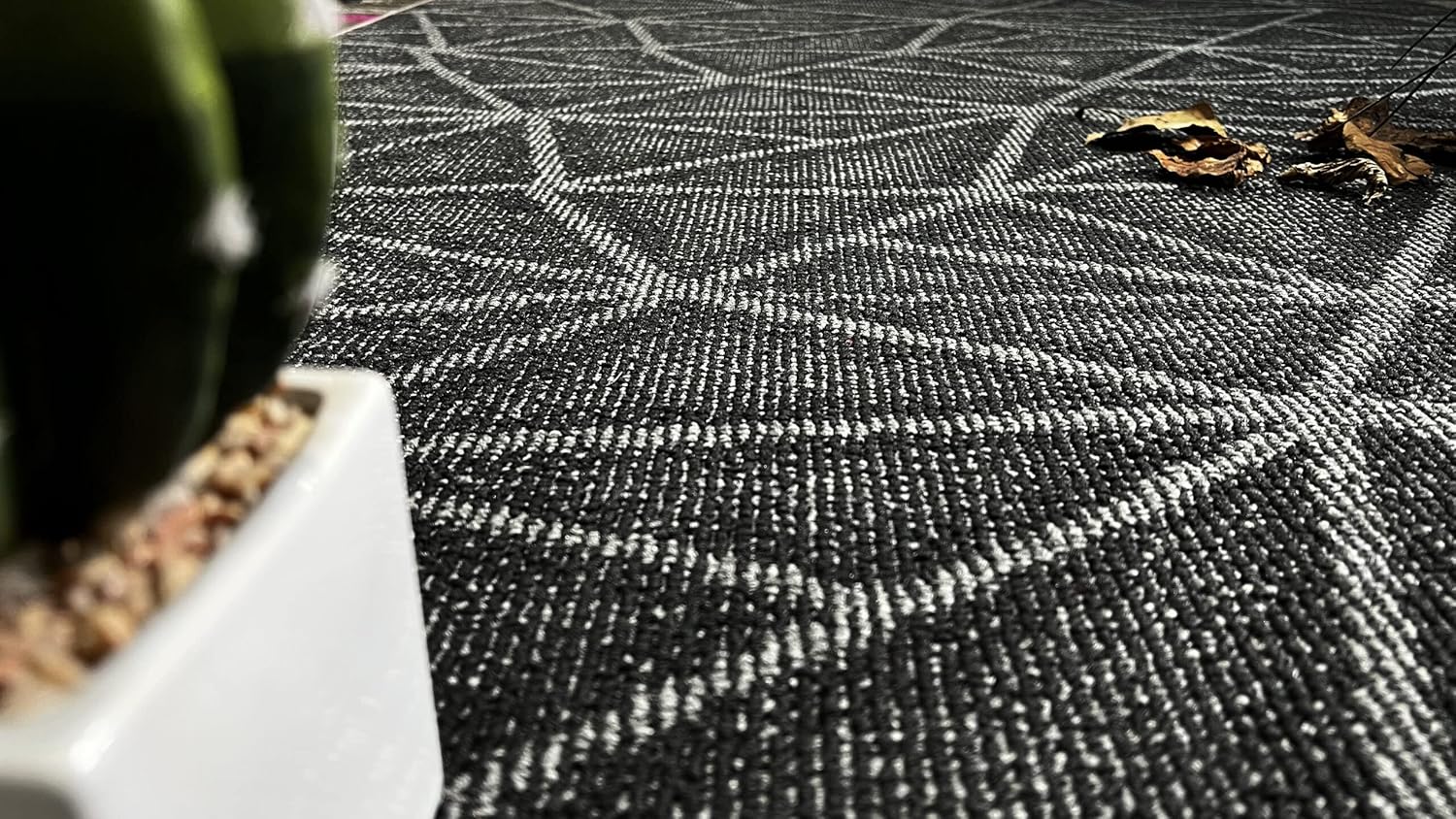 Furnish my Place Alfombra moderna para interiores y exteriores, color negro, alfombra moderna para cuarto de bebé, alfombra comercial para sala de