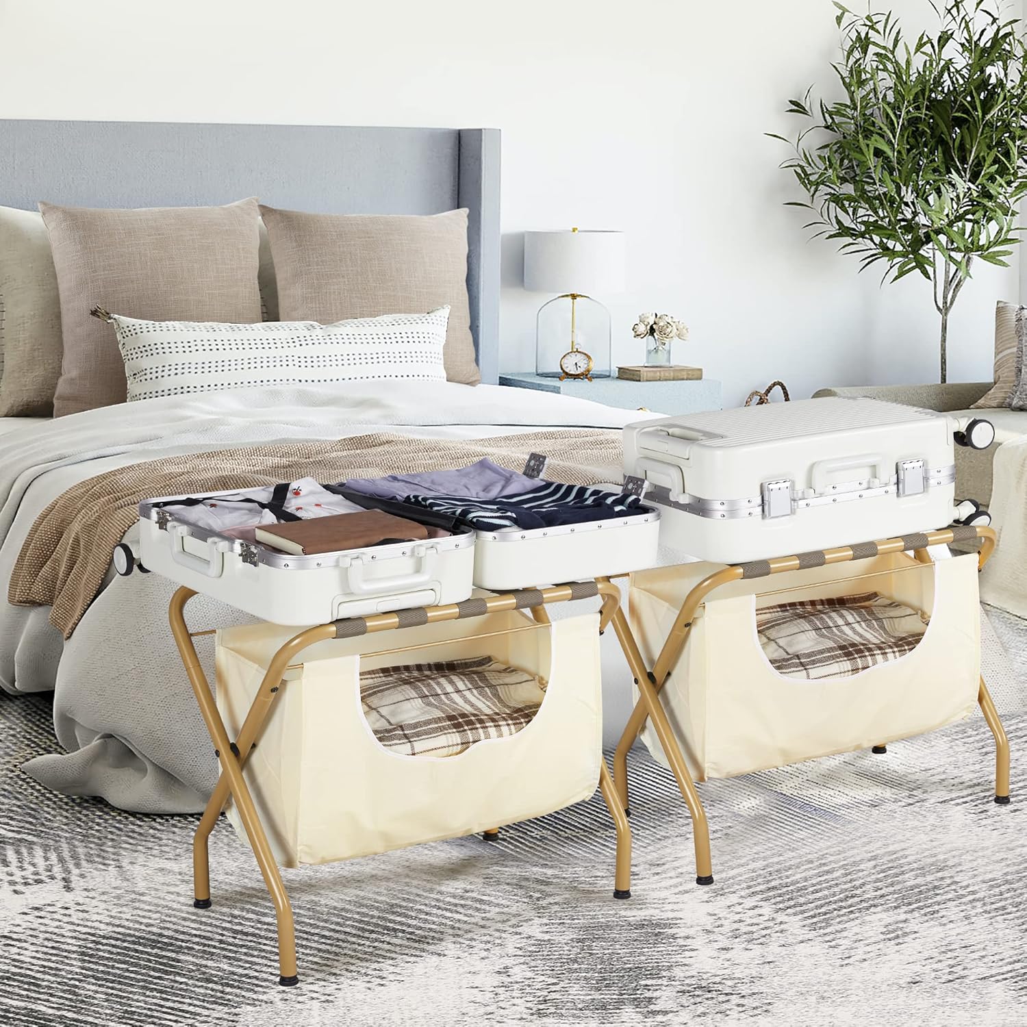ELYKEN Paquete de 2 portaequipajes con bolsa de lavandería, soporte plegable para maleta de ahorro de espacio para habitación de huéspedes, estante