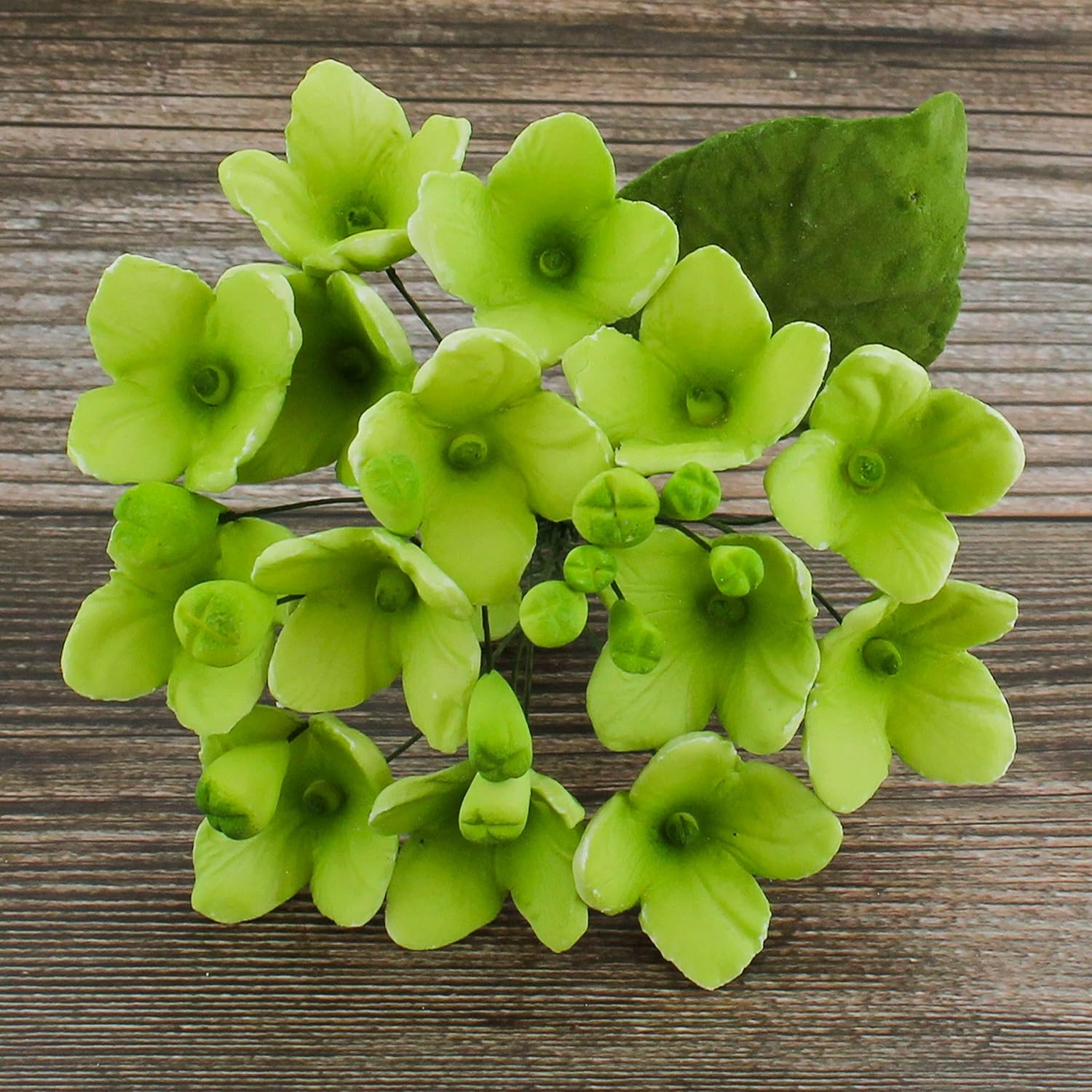 Global Sugar Art Hydrangea Blossoms Sugar Cake Flowers Spray Green, 4 unidades por el chef Alan Tetreault