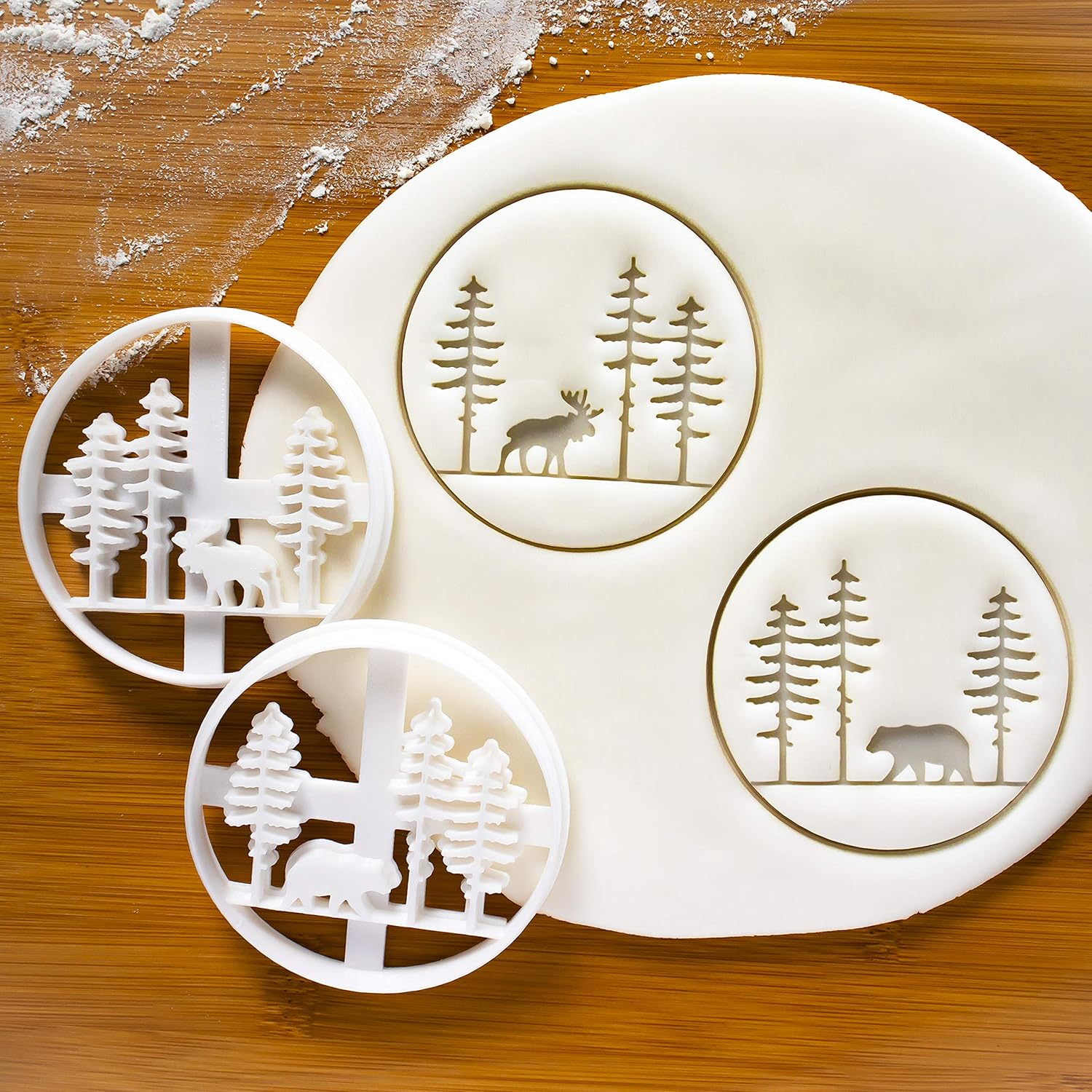 Juego de 2 cortadores de galletas Forest Animal (Diseños Alce y Oso), 2 piezas – Bakerlogy
