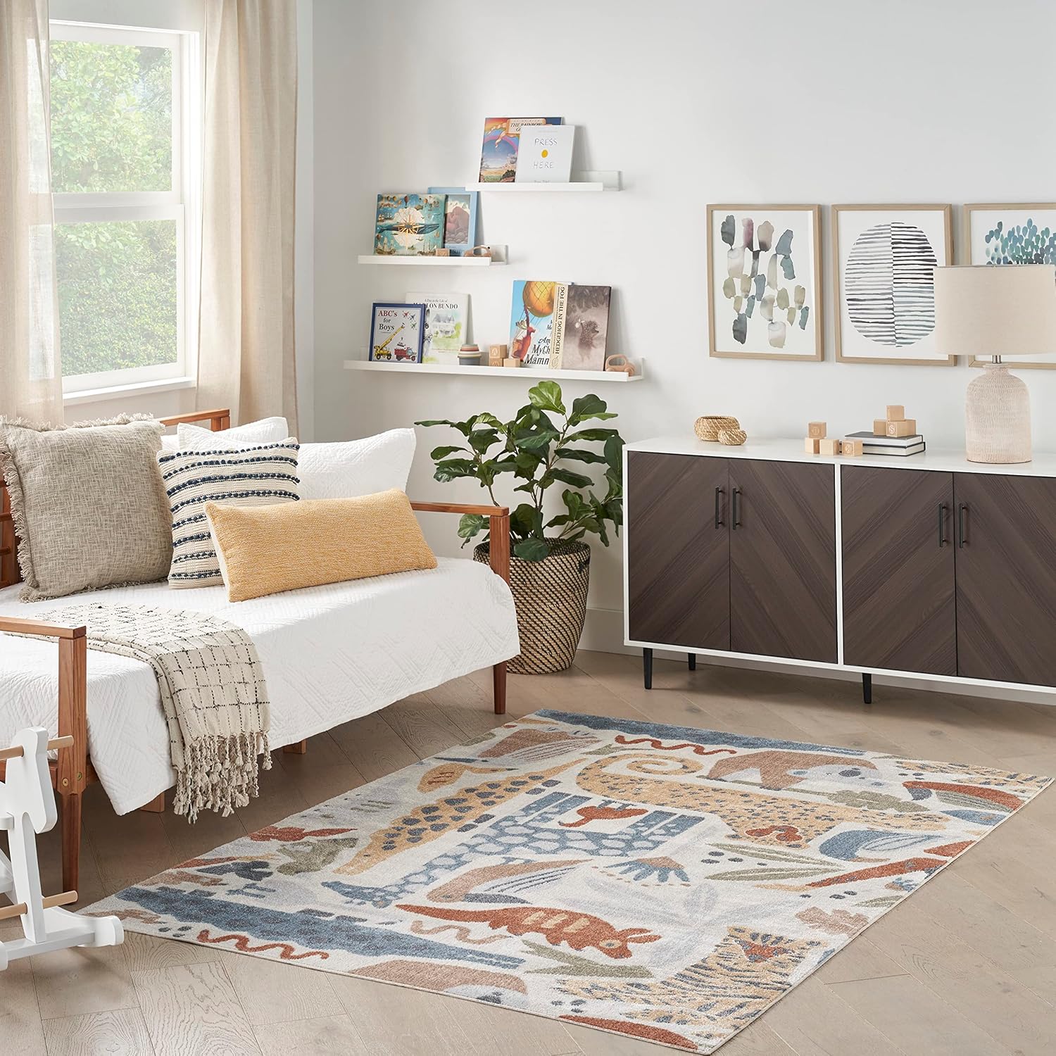 Nourison Astra – Alfombra lavable a máquina con diseño de animales marfil de 6 pies 7 pulgadas x 9 pies, fácil de limpiar, no se desprende,